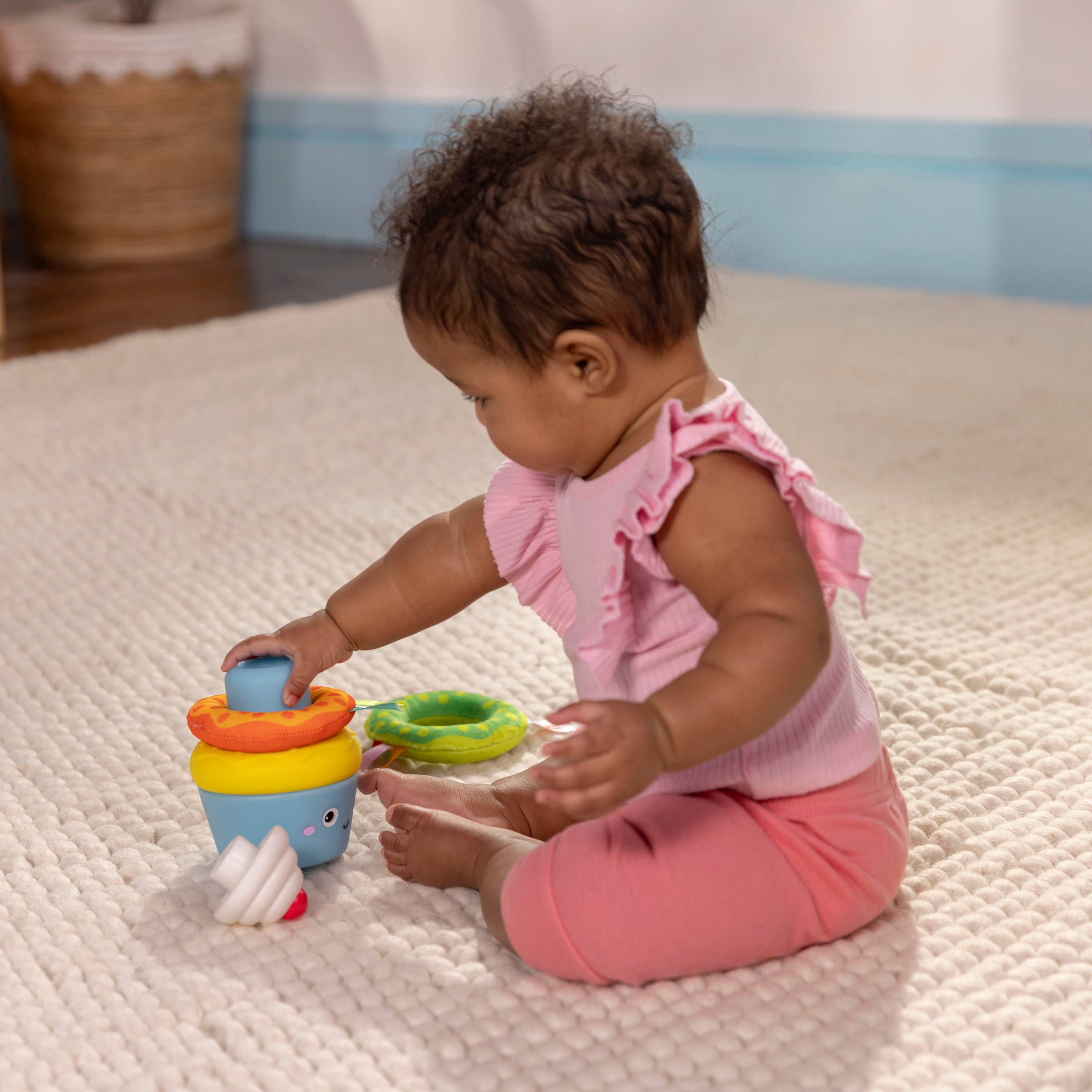 Bright Starts Jouets à empiler »Cupcake Tower Stacking Toy with Teether«