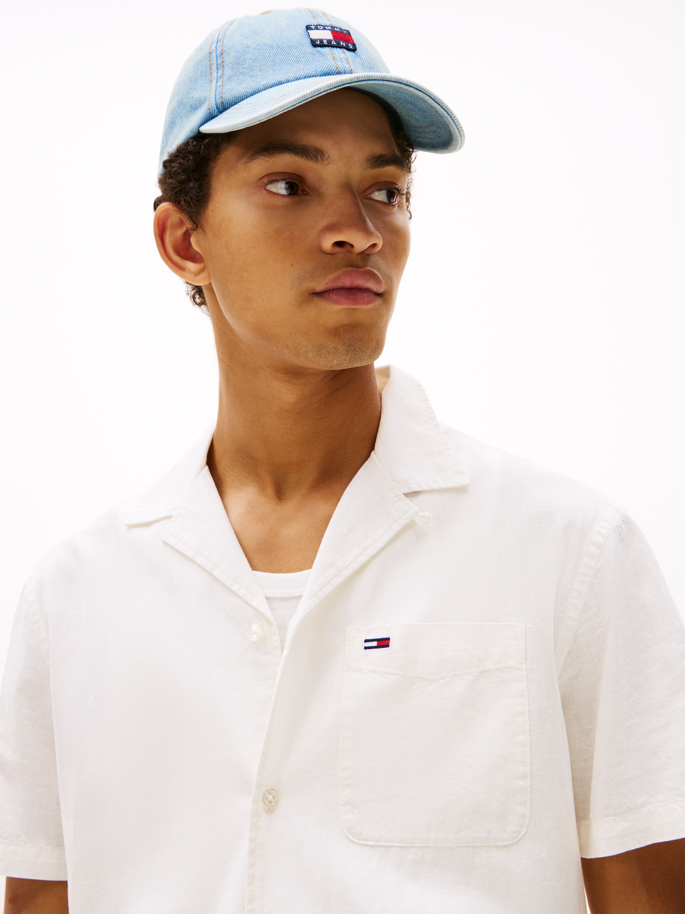 Tommy Jeans Plus Kurzarmhemd »TJM LINEN BLEND CAMP SS EXT« Mit V-Ausschnitt