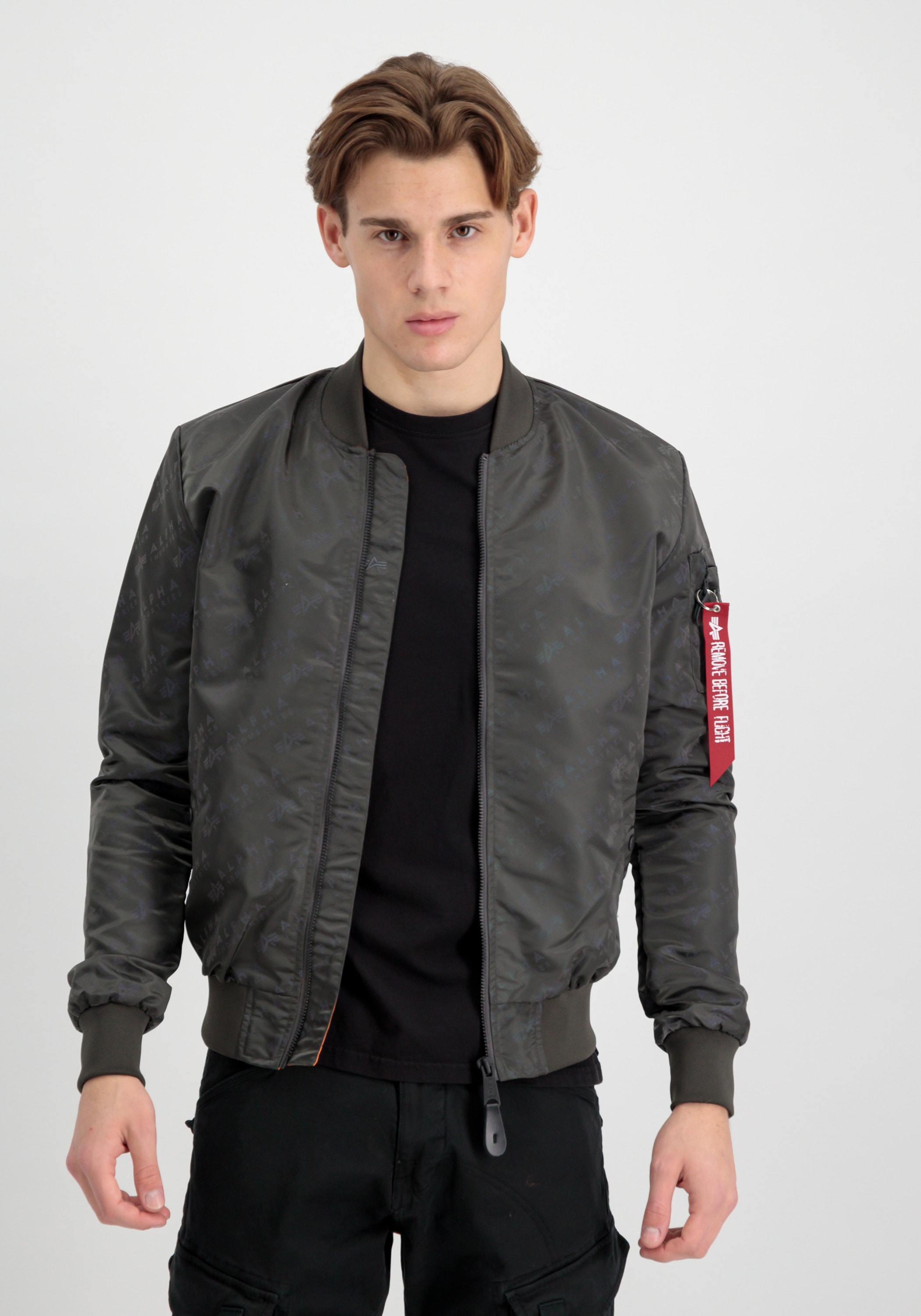 Image of Alpha Industries Regen- und Matschjacke "MA-1 LW AOP Rainbow Ref."