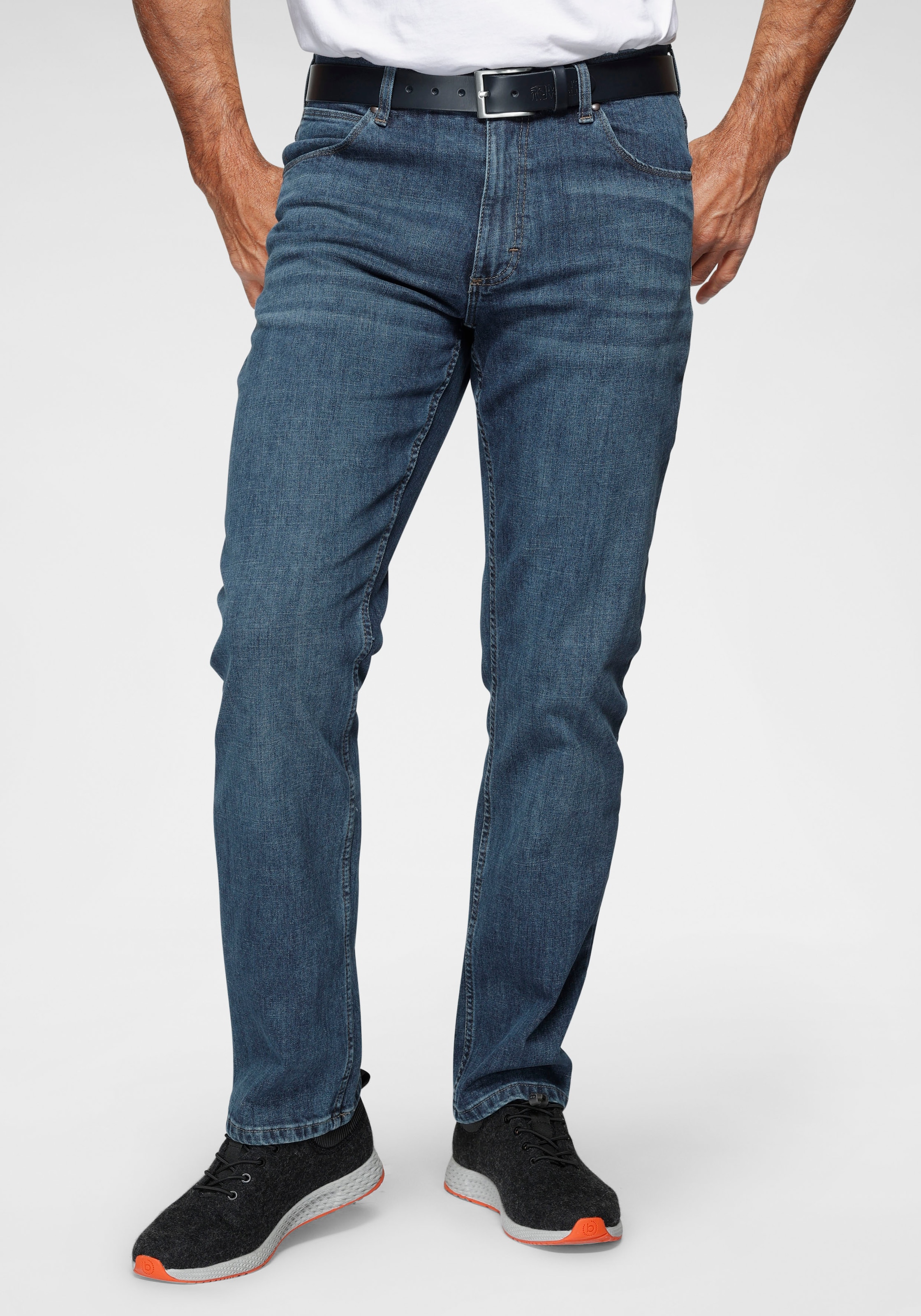 Image of Wrangler Straight-Jeans "Red Kabel"