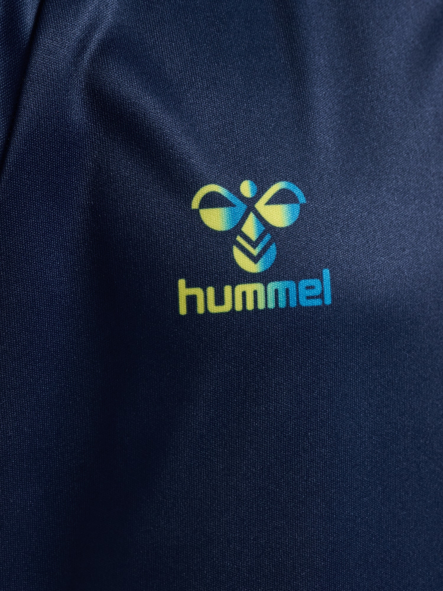 hummel Tenue de sport »SHIMMER SET« 0 pièces Set aus Shorts und T-Shirt, sportlicher Stil, bequeme Passform