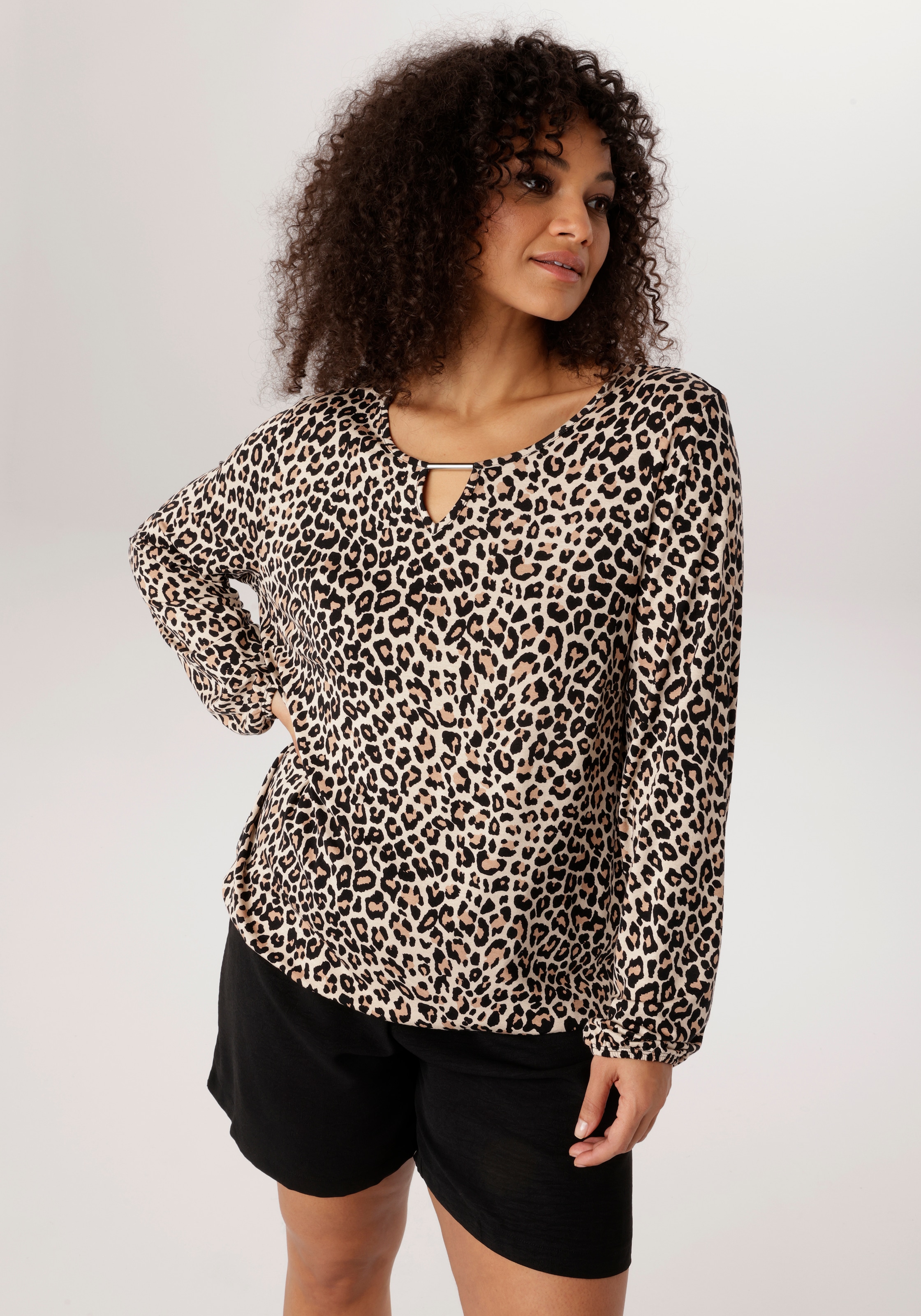 Image of Aniston PLUS Langarmshirt In trendigem Leoprint