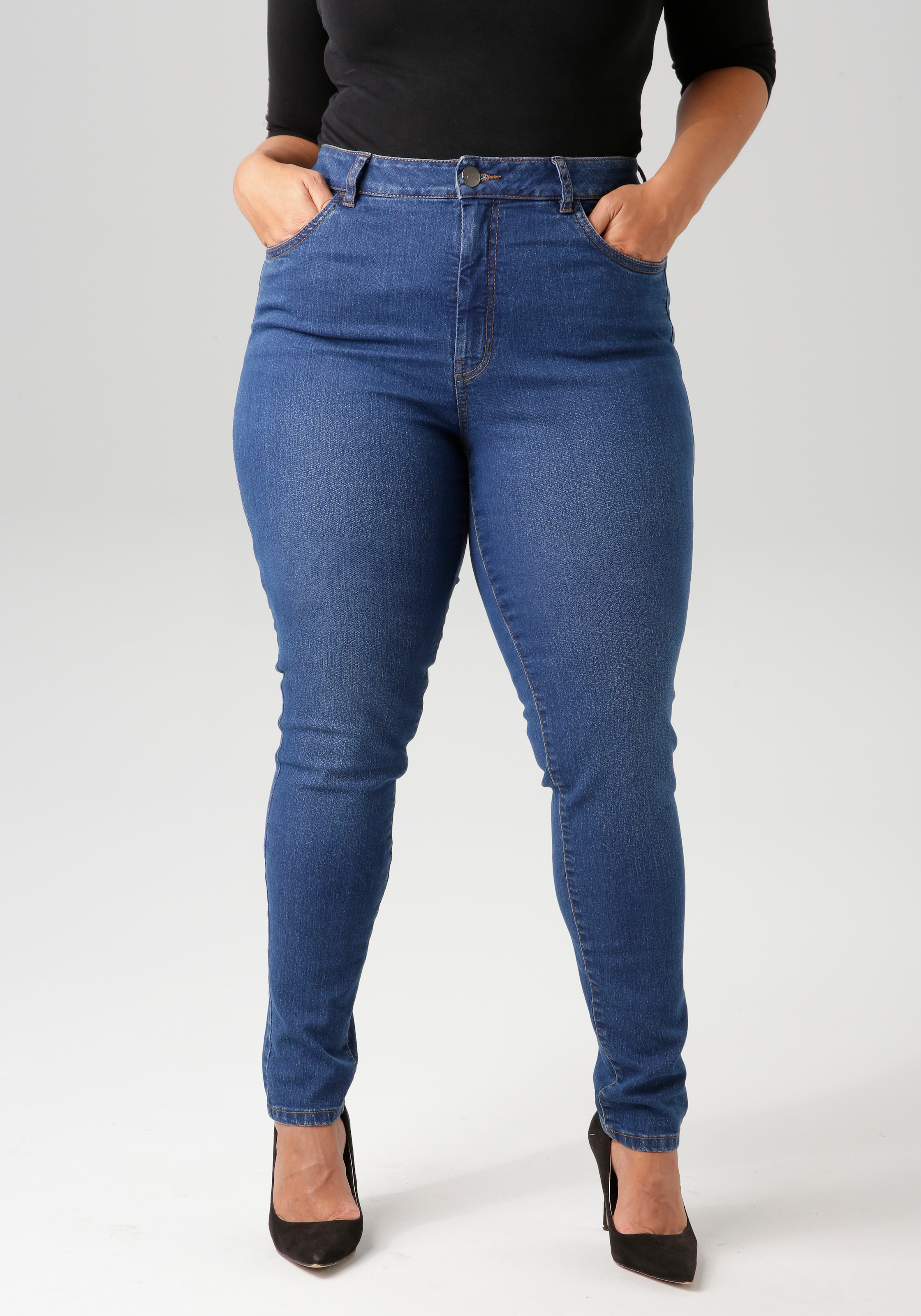 Image of Aniston PLUS Skinny-fit-Jeans regular waist - in dezenter Used-Waschung