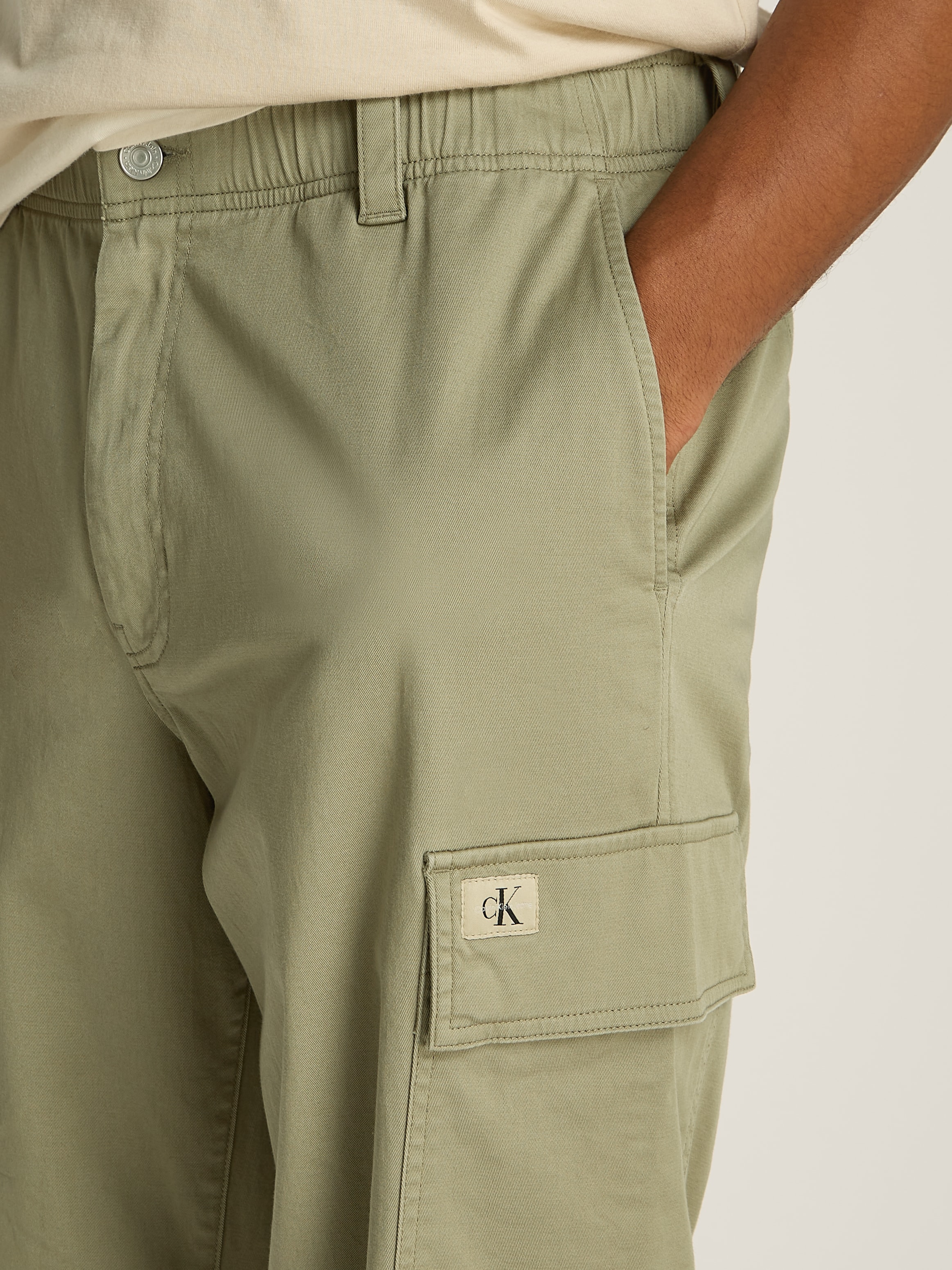 Calvin Klein Jeans Cargohose »REGULAR STRAIGHT CARGO«, mit Logoprägung