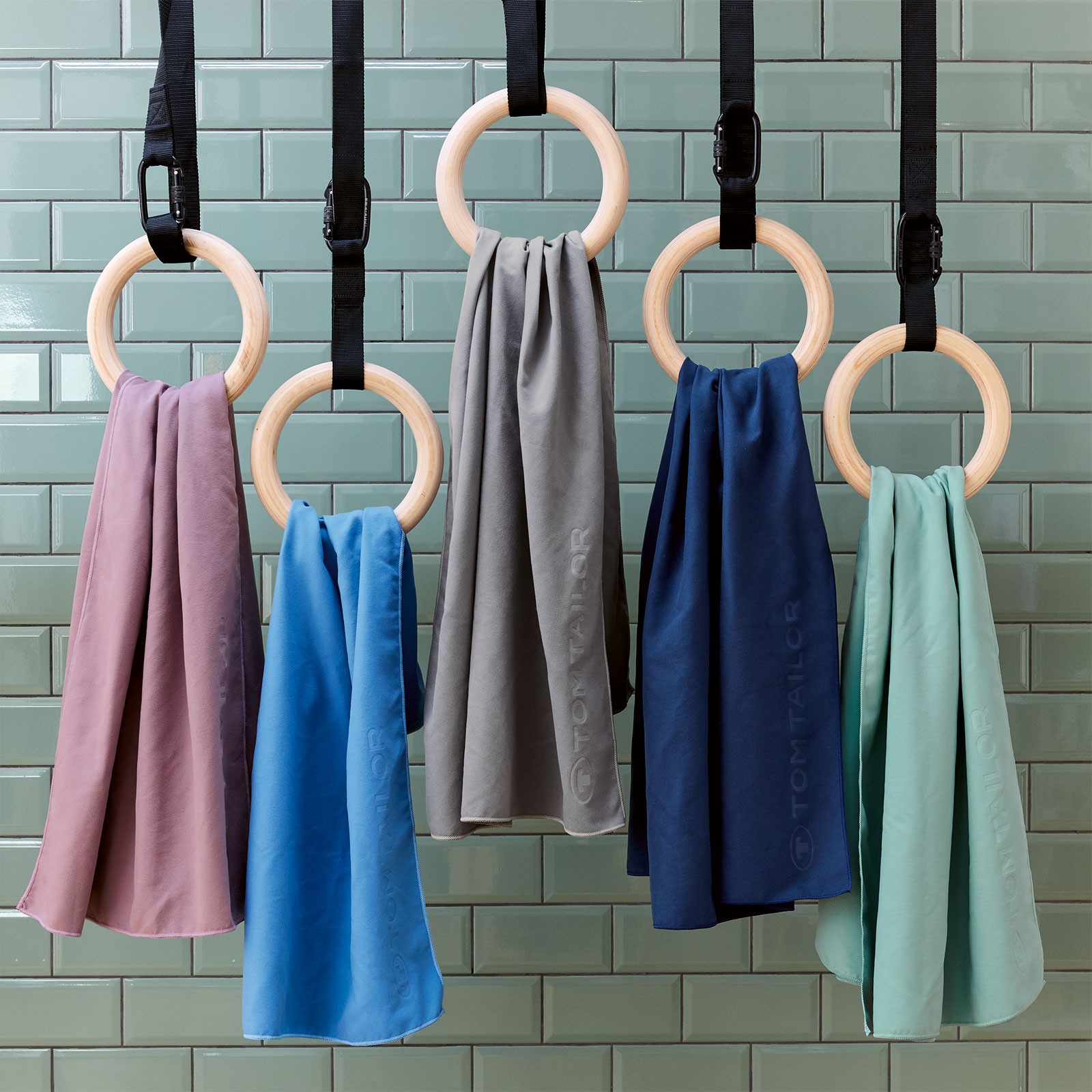 TOM TAILOR HOME Sporthandtuch "Fitnesstuch COLOR BATH" Logo Prägung, Mikrofaser, weich, schnell trocknend