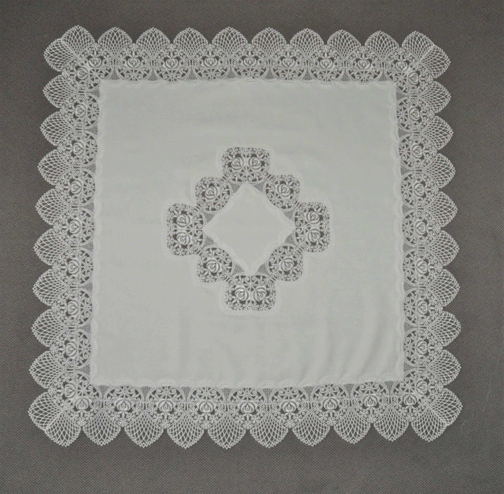 Image of Stickereien Plauen Mitteldecke "Tischdecke Rosenzauber" Plauener Spitze, Made in Germany