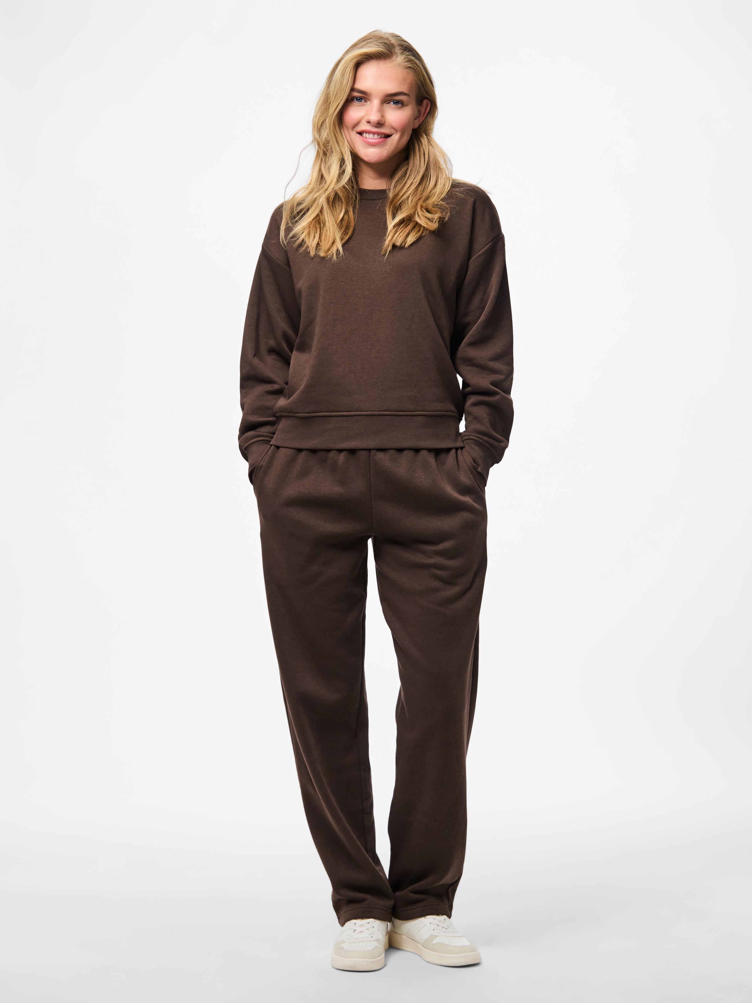 pieces Sweathose »PCCHILLI HW STRAIGHT SWEAT PANTS NOOS BC«  Baumwollmischung, straight fit