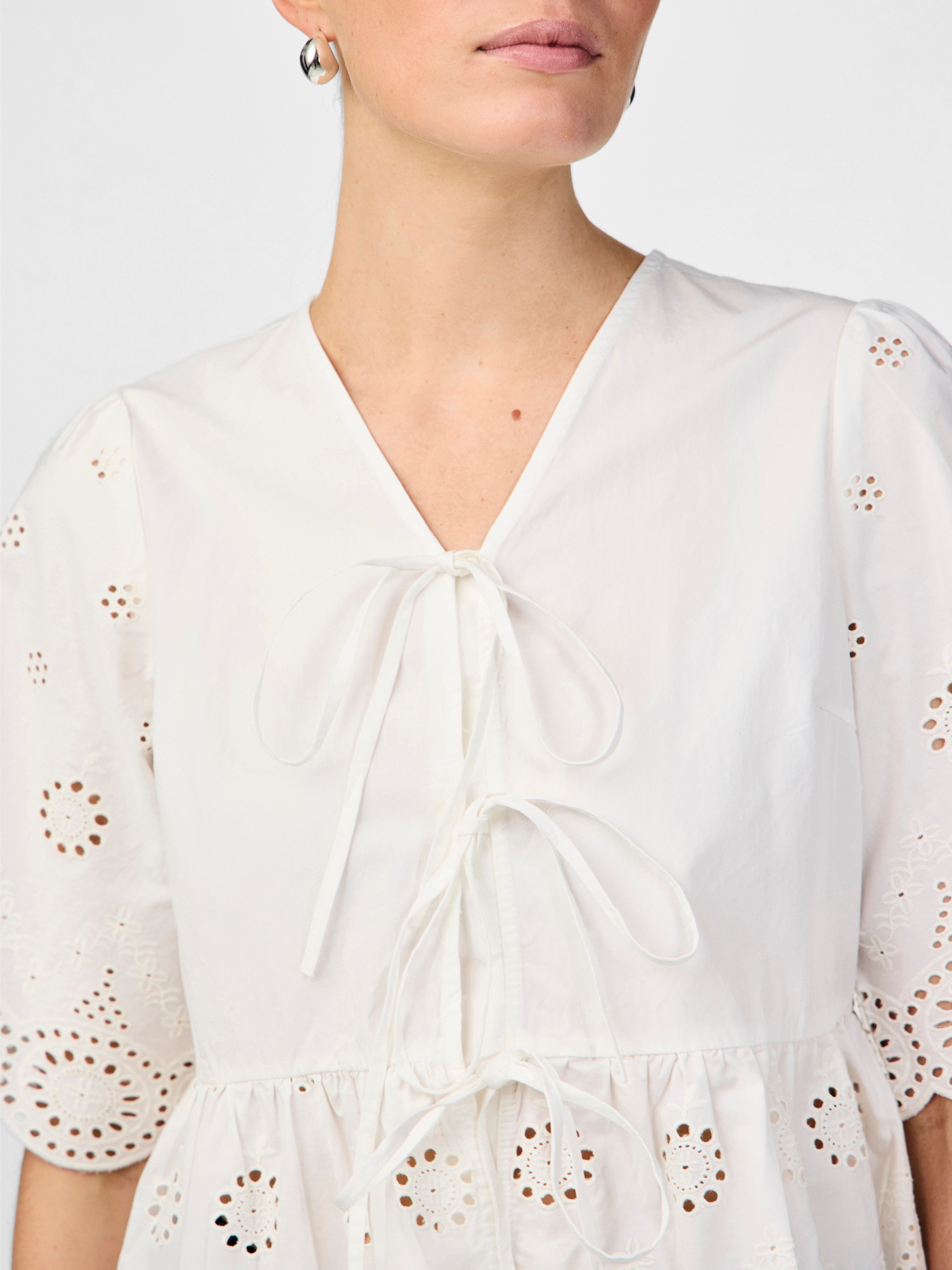 Y.A.S Blouse en dentelle »YASCORNELIA 2/4 TIE TOP S. NOOS« Baumwolle, regular fit