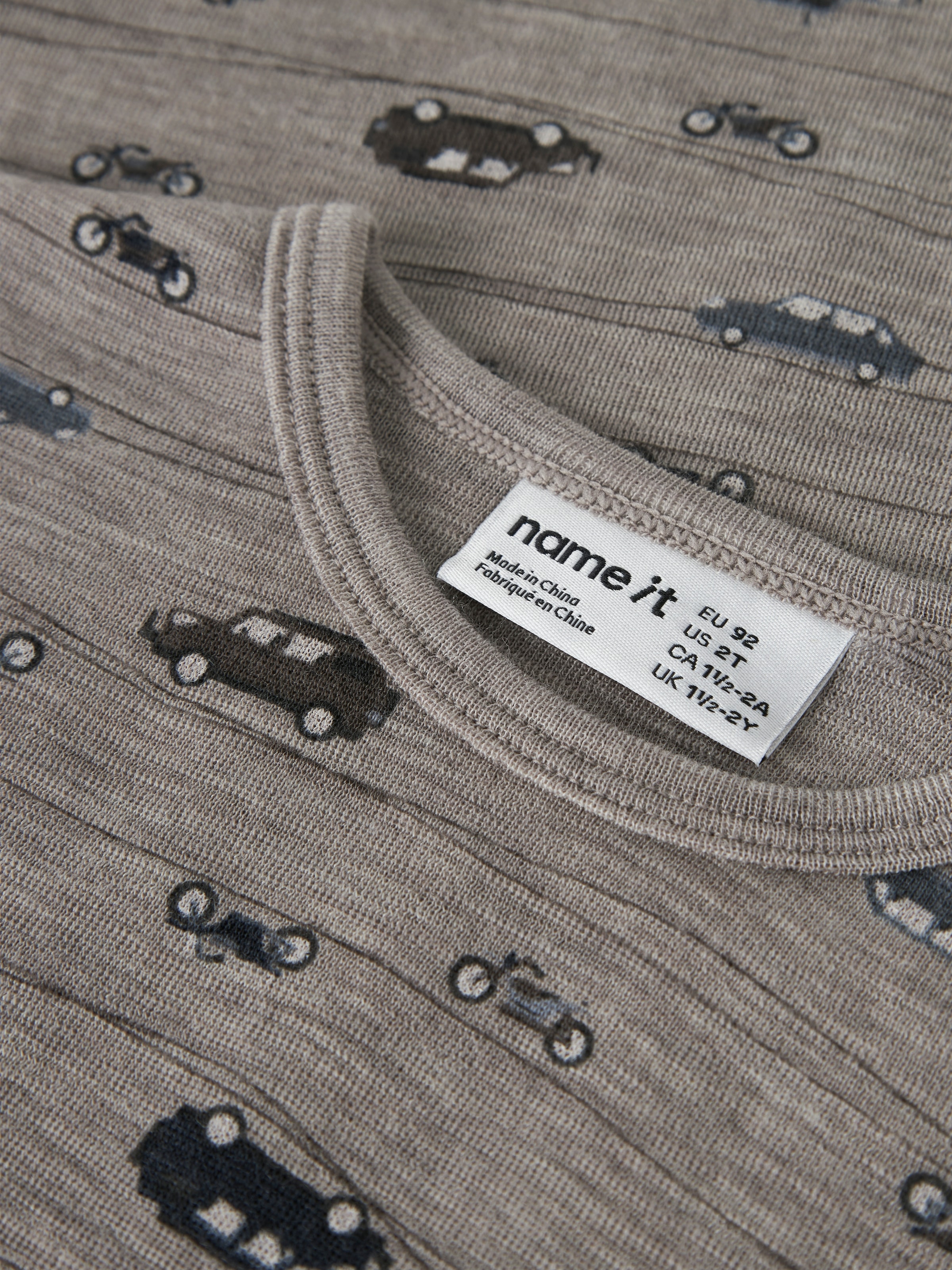 Name It T-shirt à manches longues »NMMWANG WOOL RIB LS TOP AOP NOOS« en laine mérinos douce et chaude