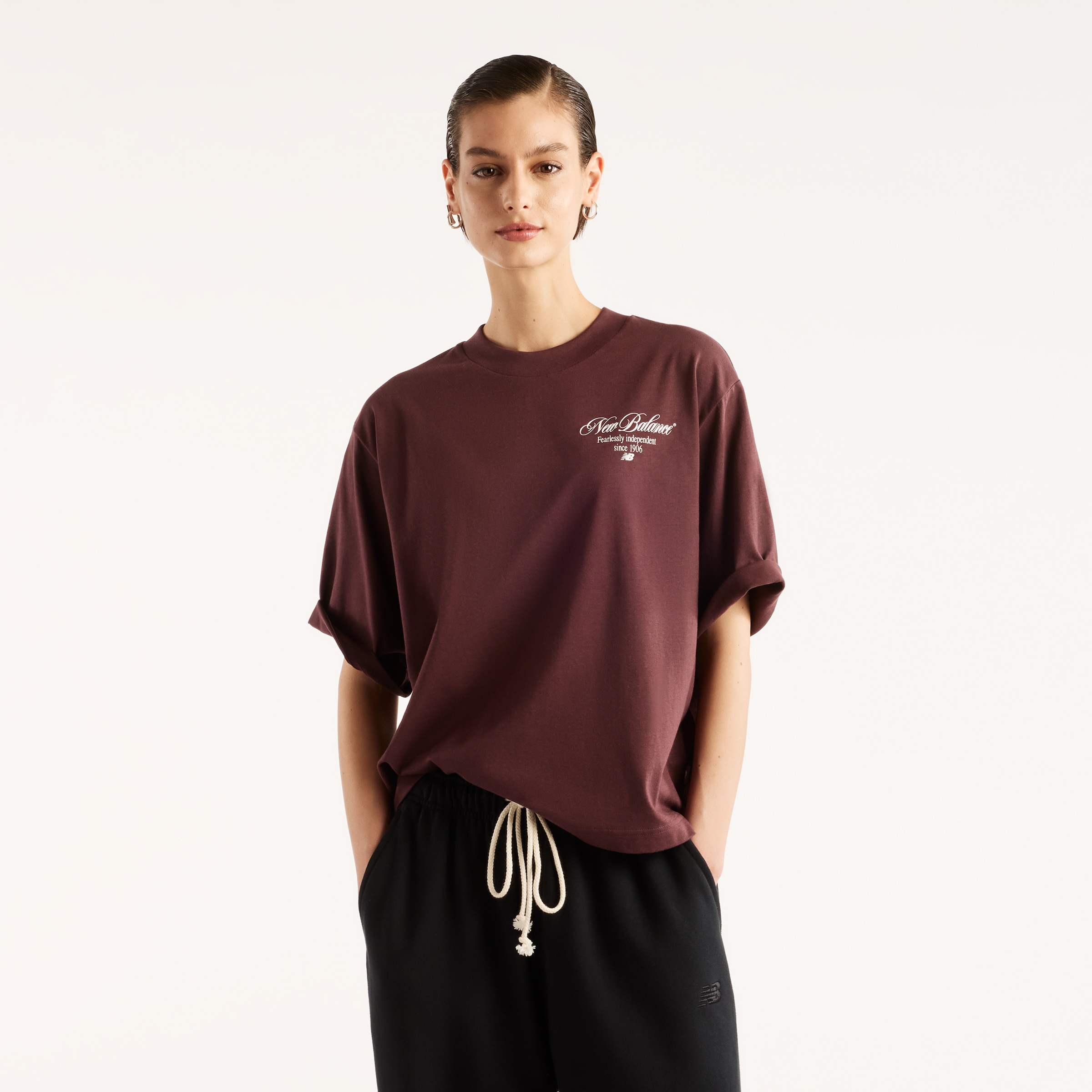 Image of New Balance T-Shirt "PRESSED FLOWERS RELAXED T-SHIRT" sportlicher Stil, aus Baumwolle