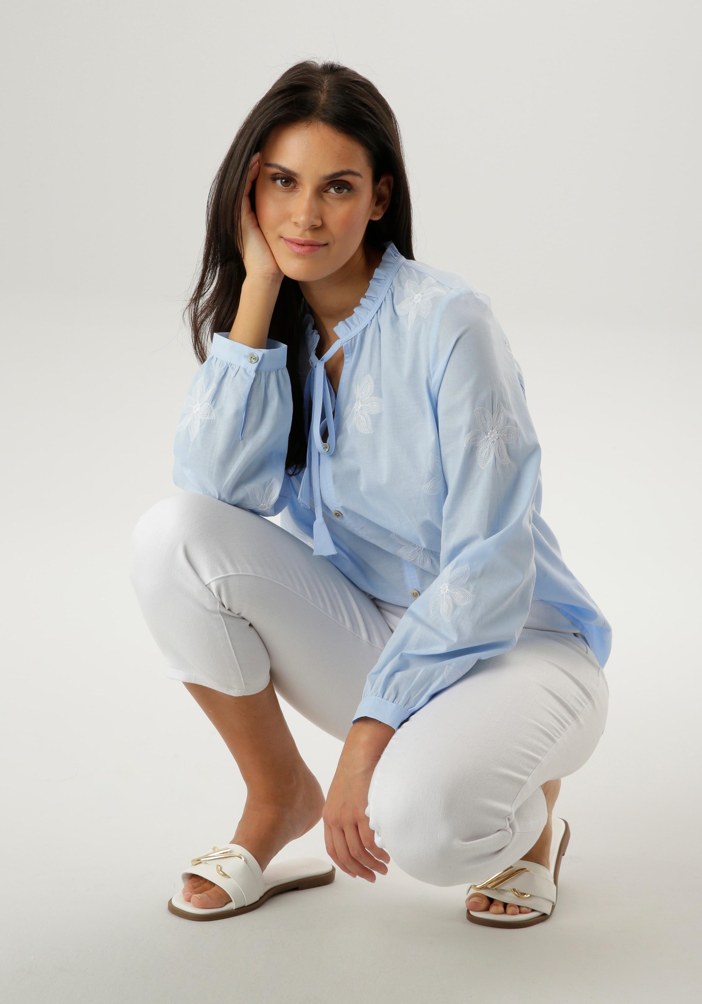 Aniston SELECTED Blouse à enfiler avec broderie intégrale élaborée et volants