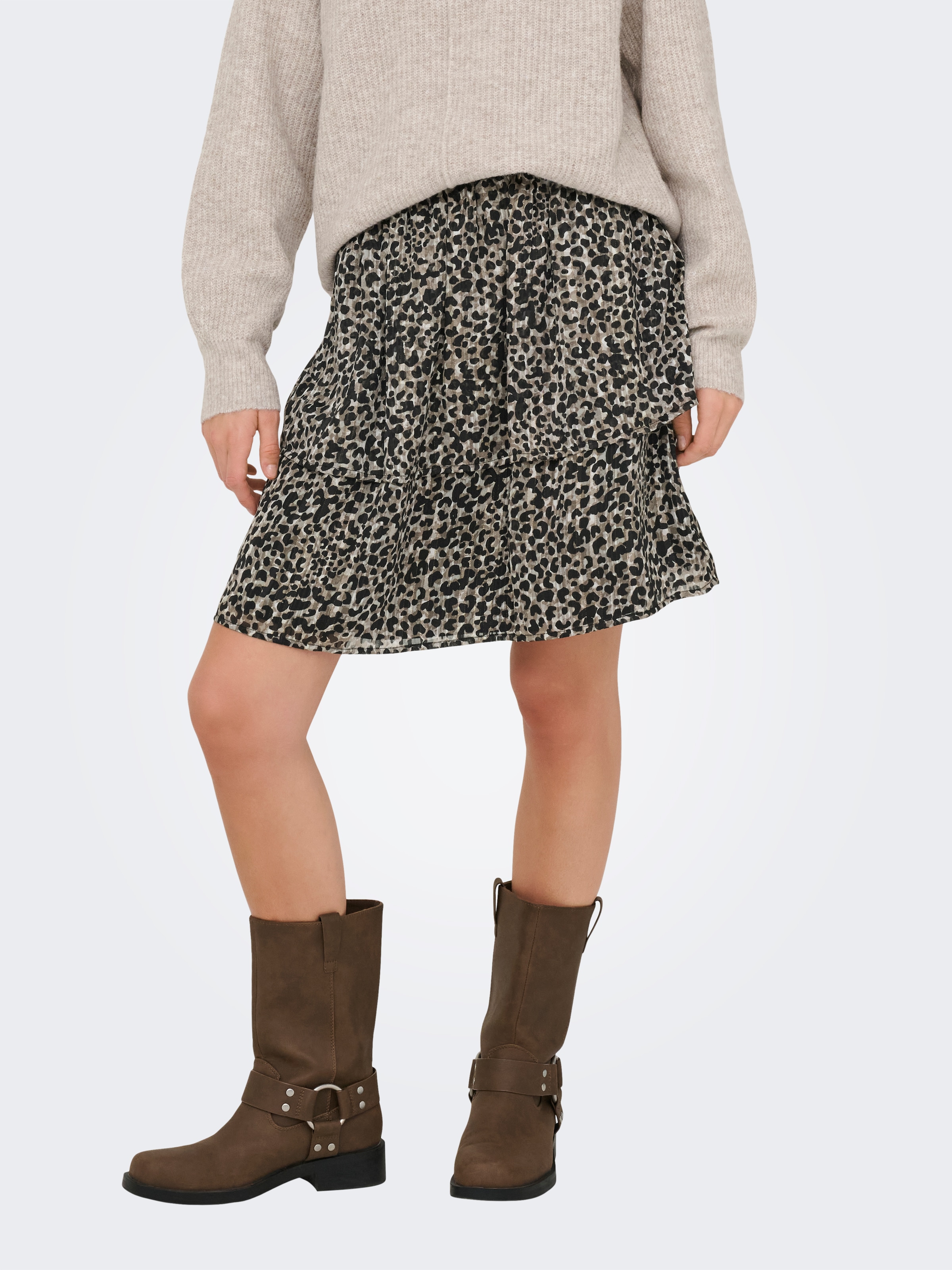 Image of ONLY Midirock "ONLMAVIE LIFE SHORT LOOSE SKIRT WVN"