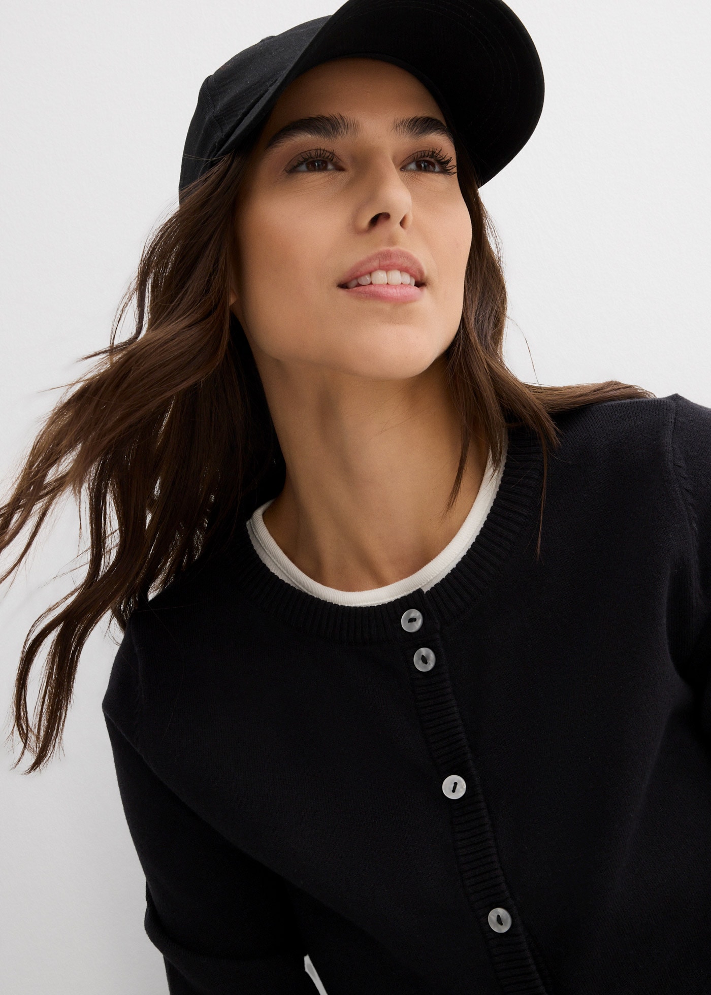 bonprix Veste en tricot lockere Passform, hoher Baumwollanteil, mit Knopfleiste