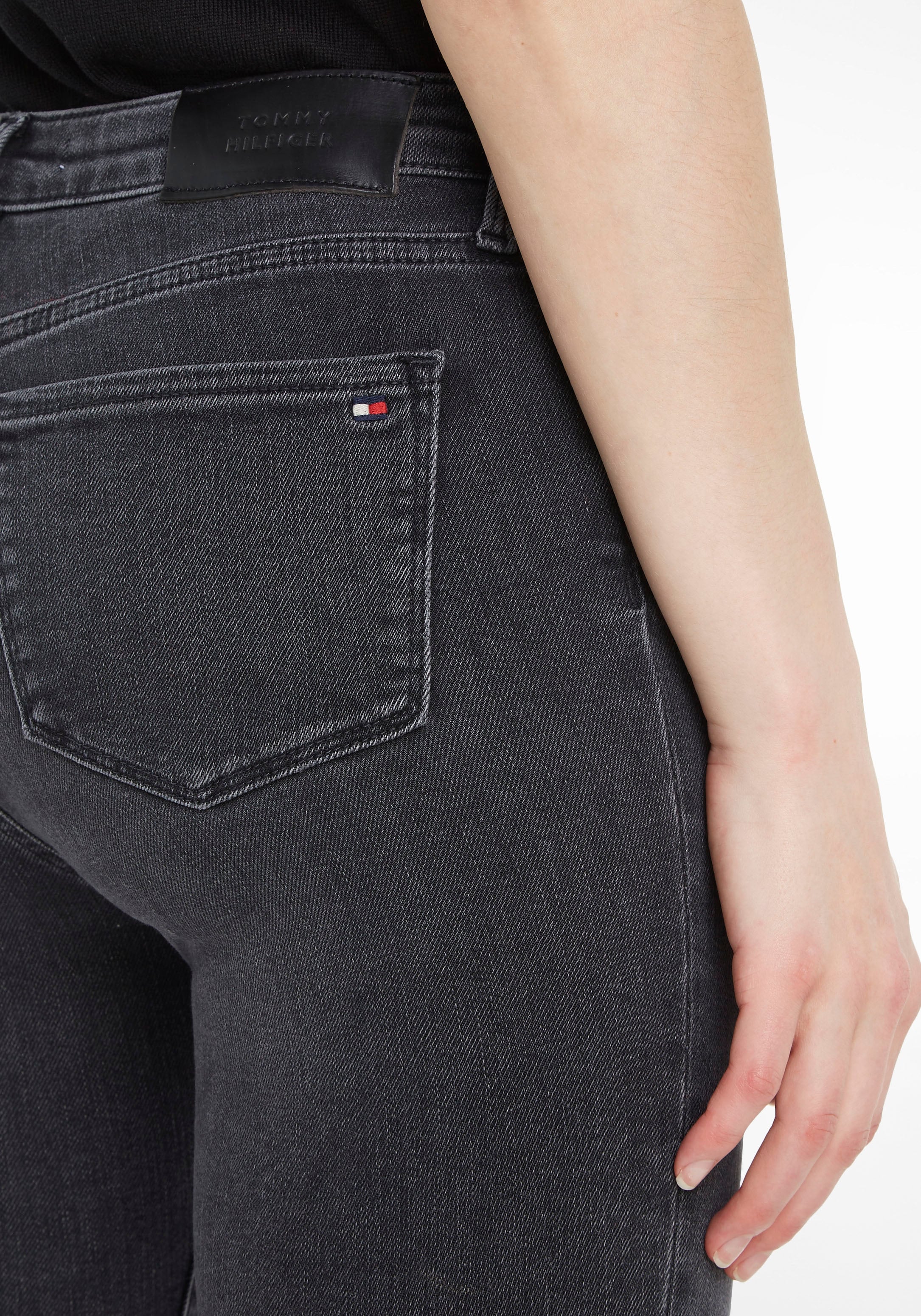 ♕ Tommy Hilfiger FLEX SKINNY Design zeitgemässen im RW versandkostenfrei COMO »TH auf Skinny-fit-Jeans GYA«