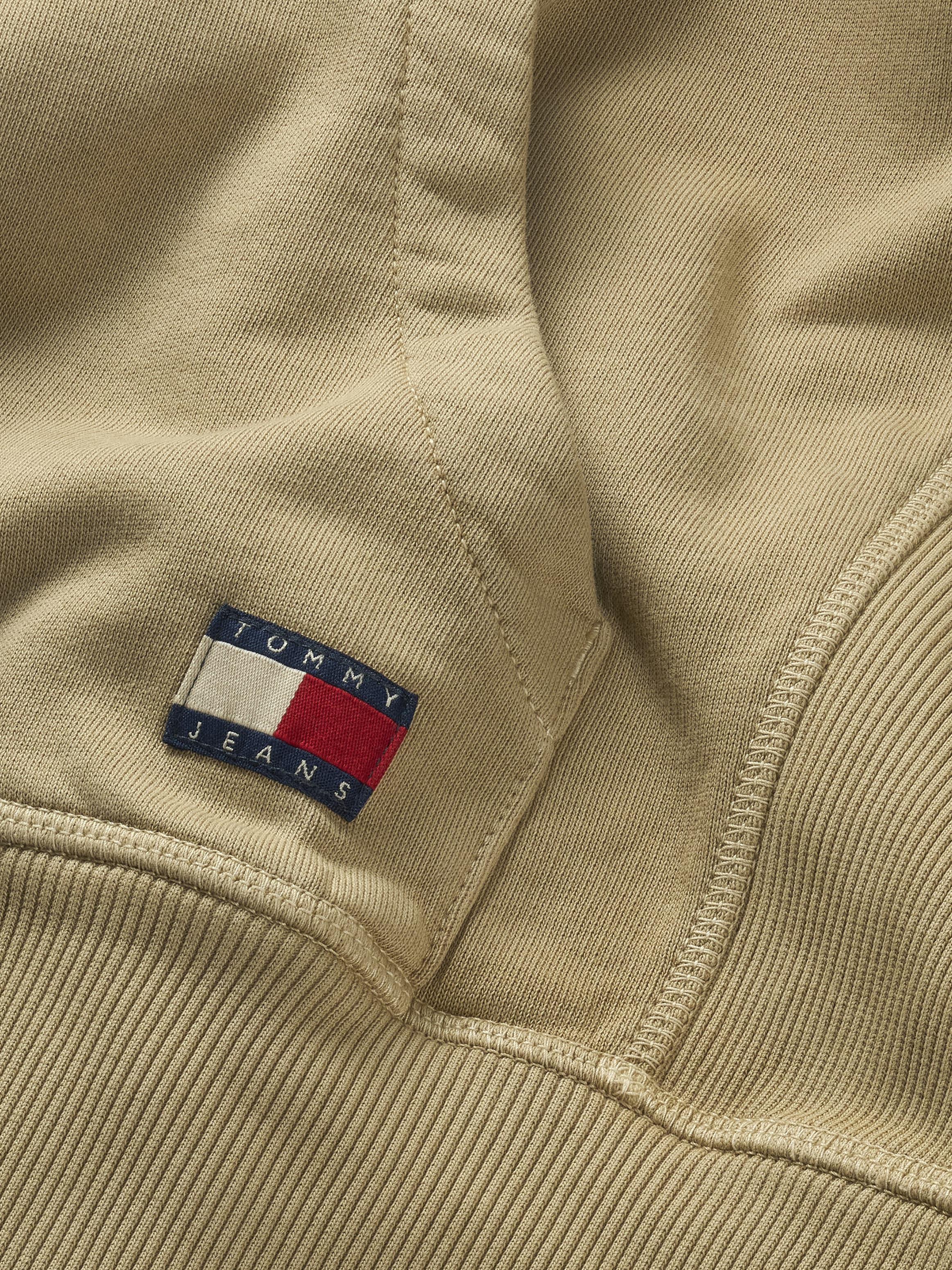 Tommy Jeans Hoodie »TJM RLX TJ LABEL HOODIE«, mit grosser Logostickerei