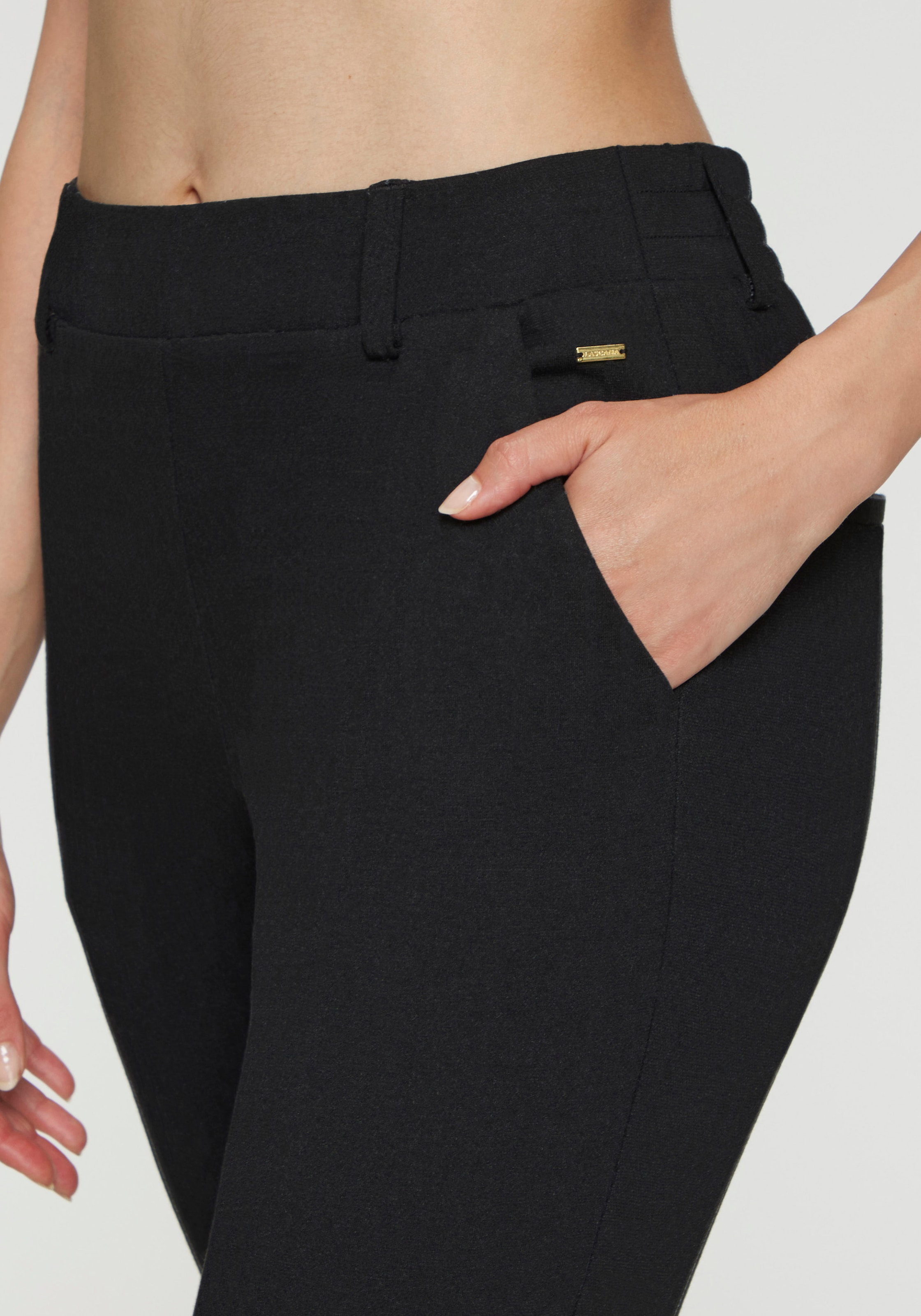 LASCANA Jogger Pants »klassische schmale Form«  mit Jacquard Strickmuster oder uni schwarz