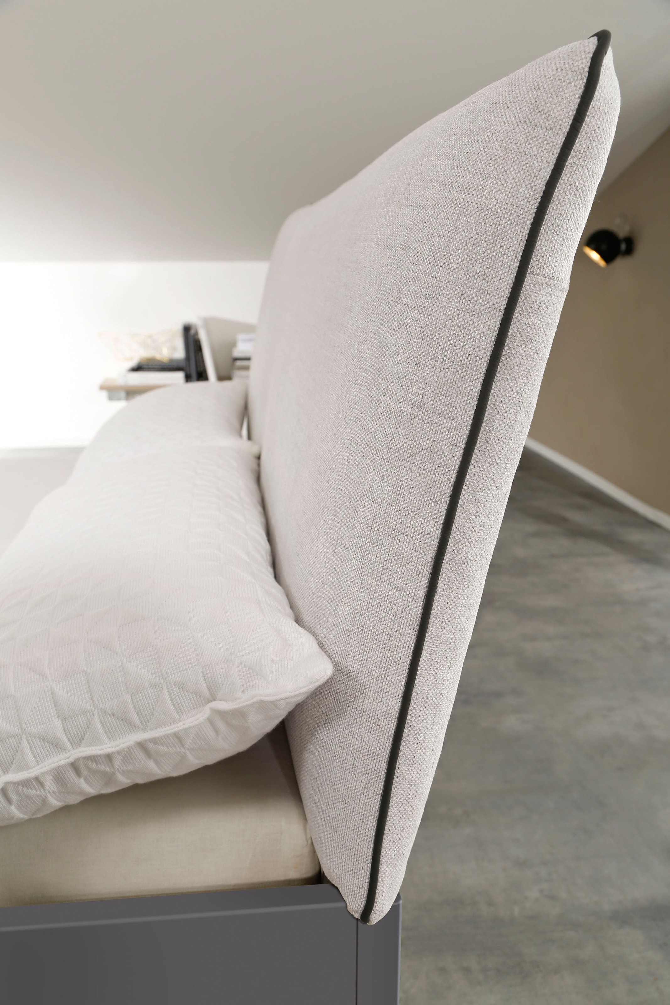 rauch Futonbett »Aditio« Kopfteil Webstoff mit abgesetztem Keder