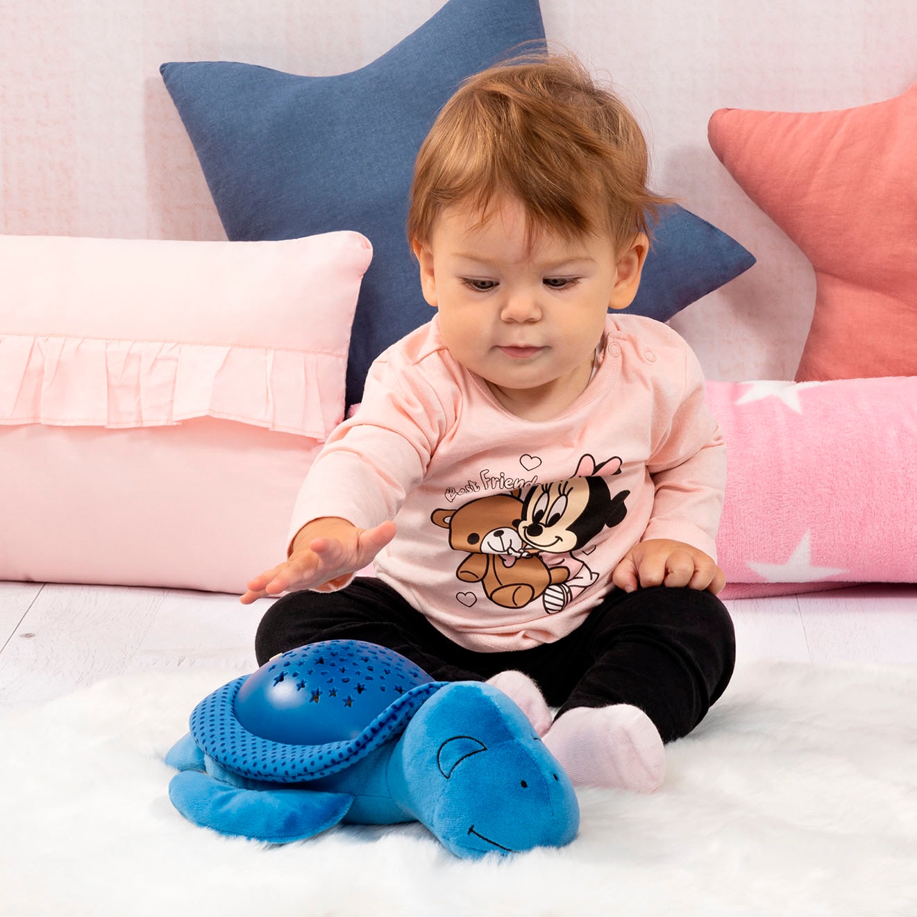 Bayer Kuscheltier »Nachtlichttier Schildkröte« mit Lichtprojektion und Soundfunktion