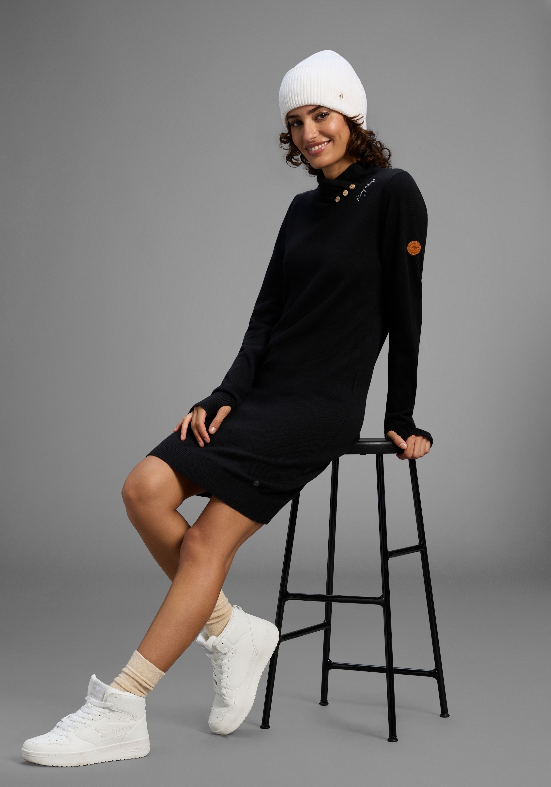 Image of KangaROOS Strickkleid mit hohem asymetrischem Kragen