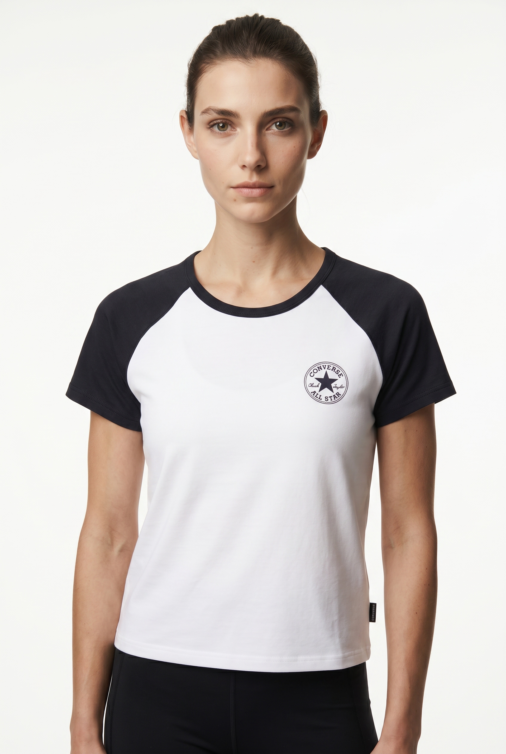 Image of Converse T-Shirt "WOMENS CONVERSE CHUCK TAYLOR RAGLAN T-SHIRT" mit Raglanärmeln, Kurzarm-Design, aus Baumwolle und Polyurethan
