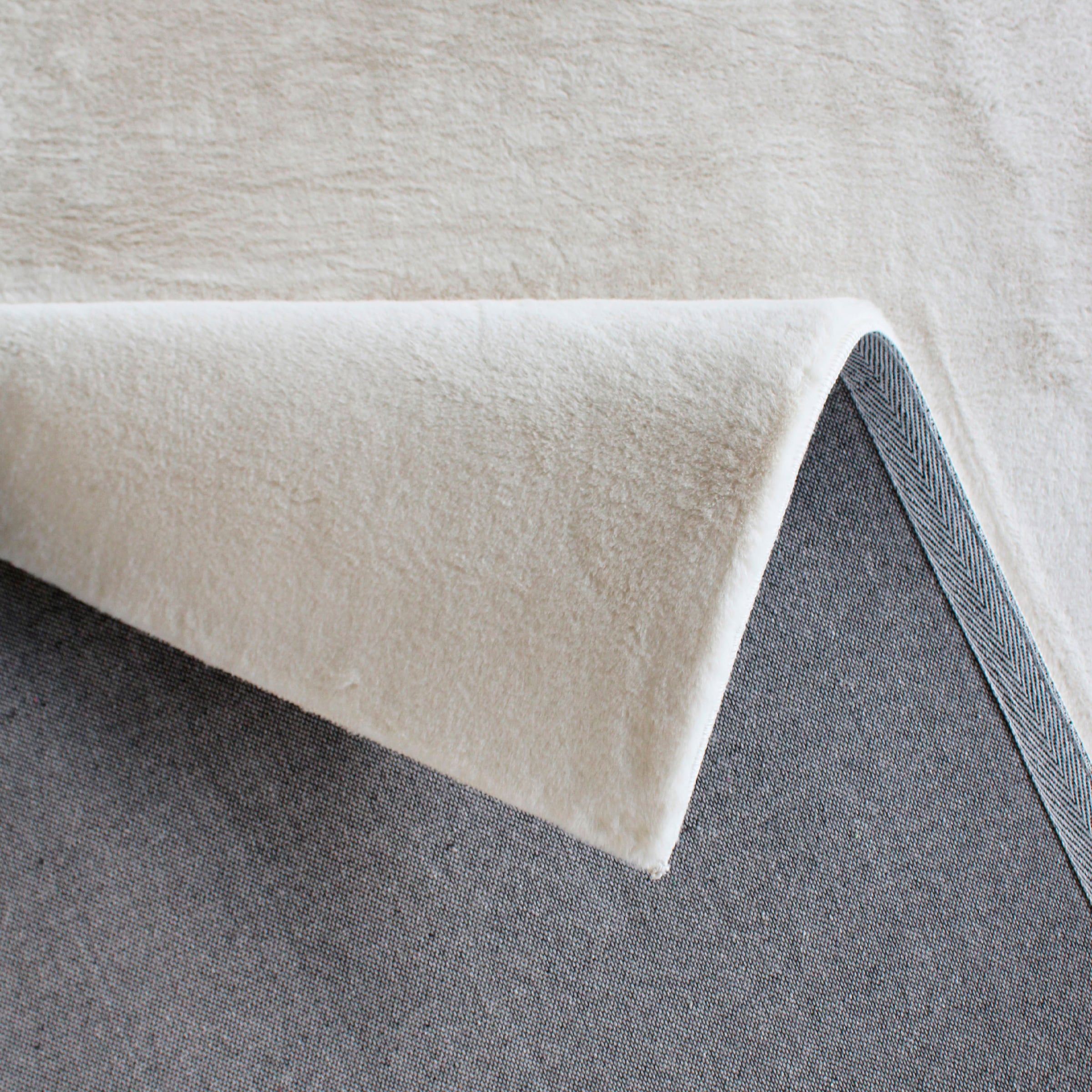 Leonique Fellteppich »Balu«, rechteckig, 20 mm Höhe, Kunstfell in Kaninchenfell Haptik, fussbodenheizungsgeeignet, pflegeleicht, ideale Teppiche für Wohnzimmer, Schlafzimmer, Esszimmer, Arbeitszimmer