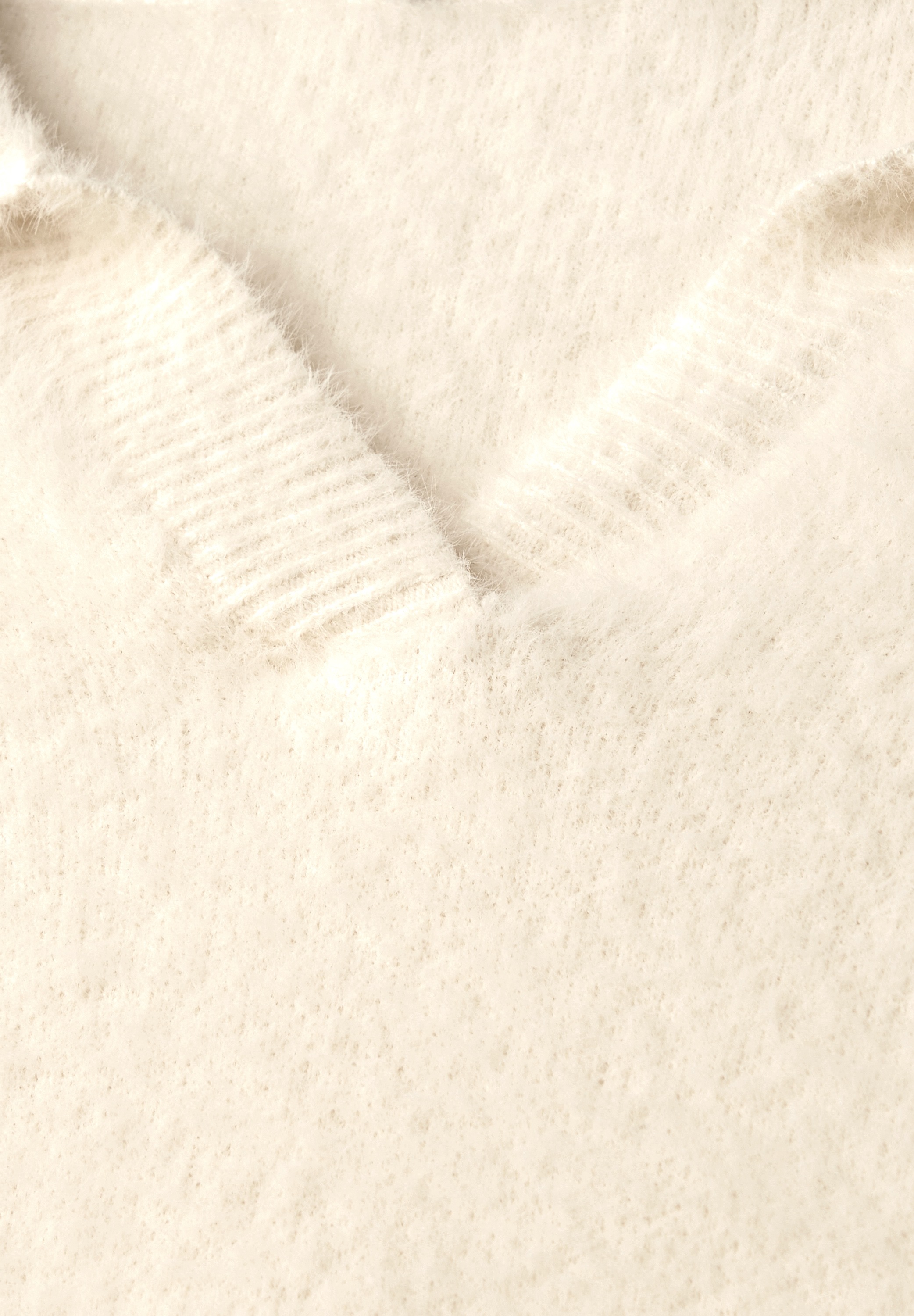 STREET ONE Strickpullover, flauschiges Federgarn, Regular Fit