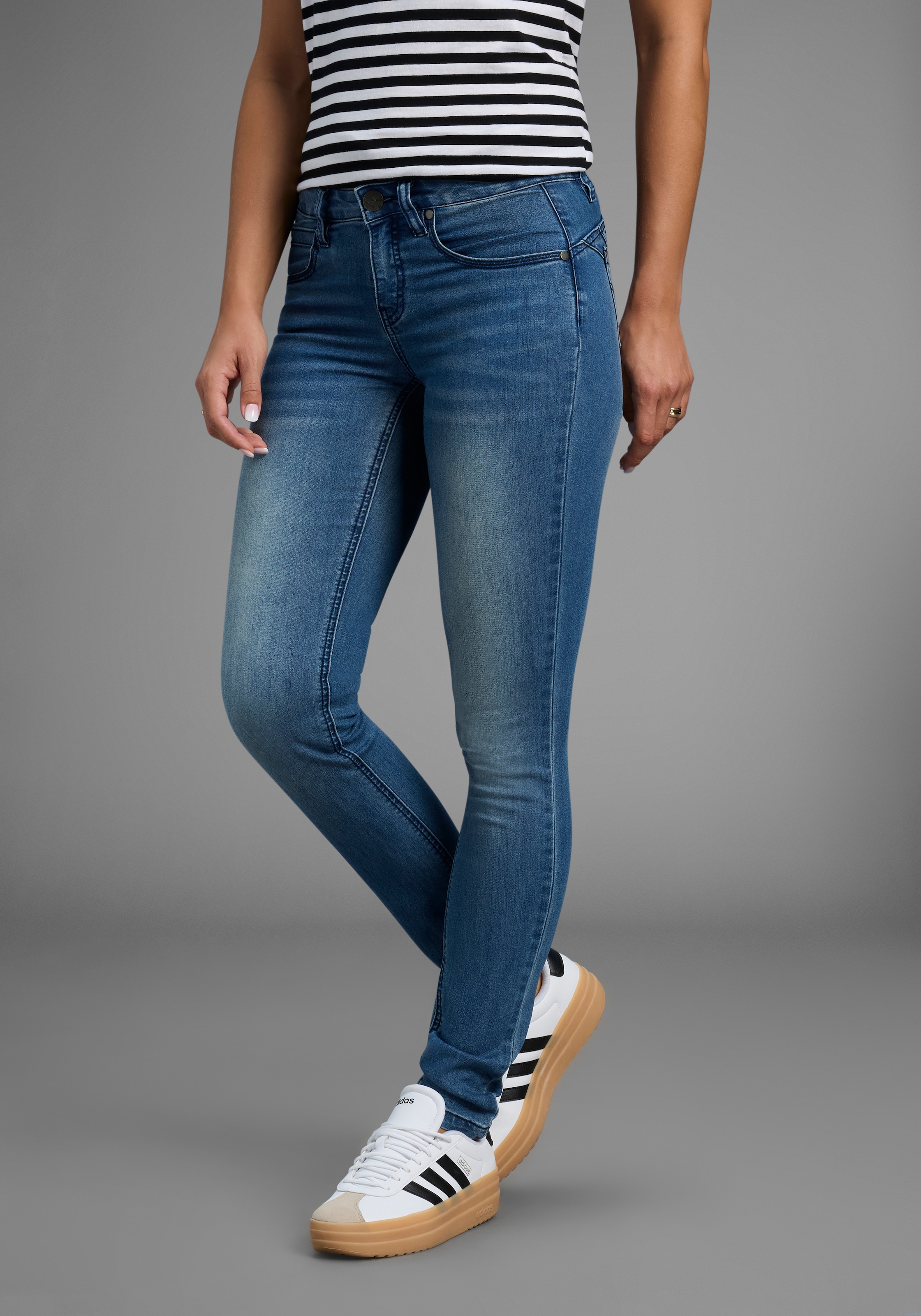 Image of Arizona Skinny-fit-Jeans "Shaping" skinny Passform, normale Leibhöhe, in Stretch-Qualität, Used-Look