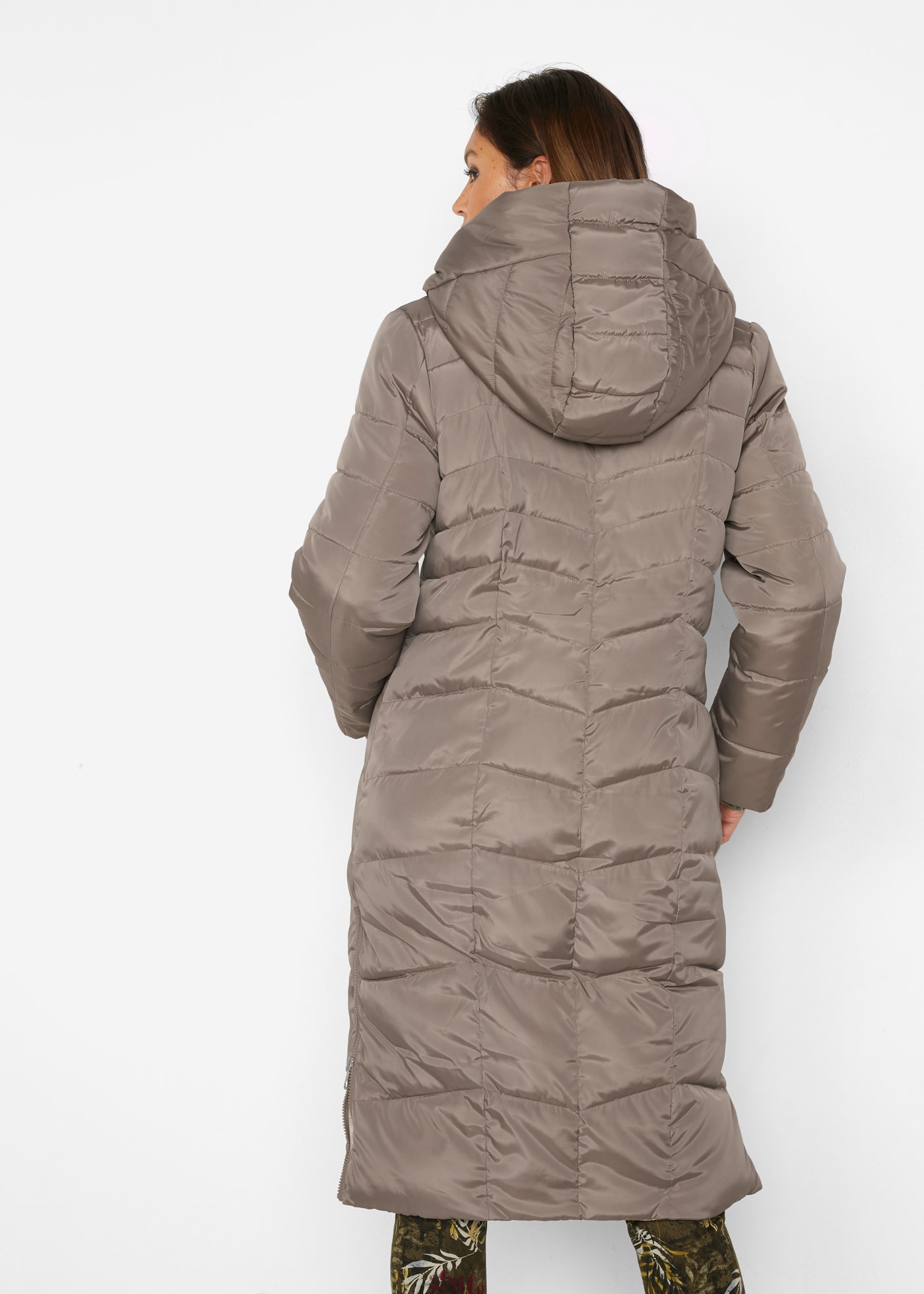 bonprix Steppmantel zum Wenden, 2-Wege-Zipper, Seitenschlitze mit Reissverschluss