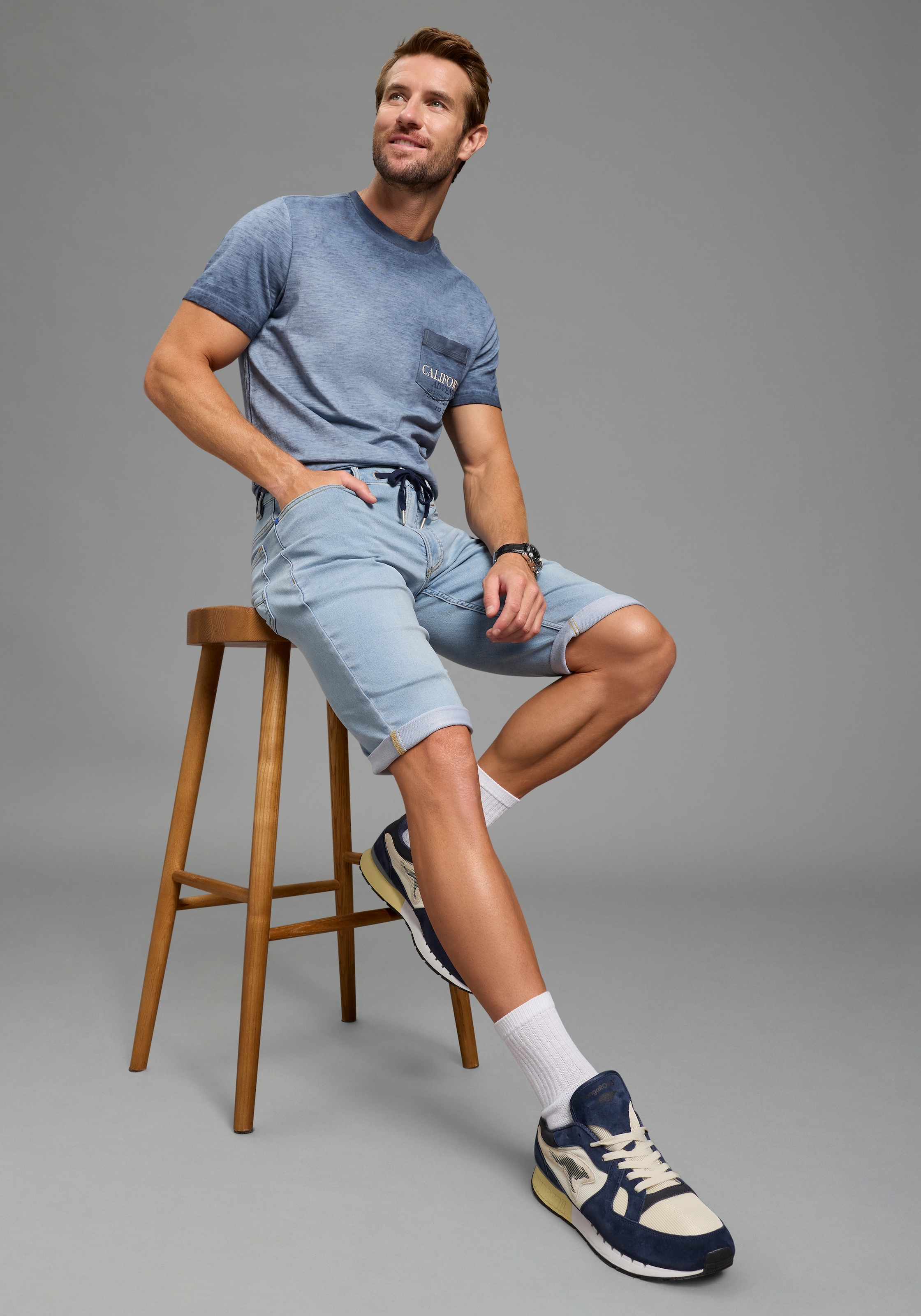 KangaROOS Bermuda en jean jogging Regular Fit, gerade geschnittenes Bein