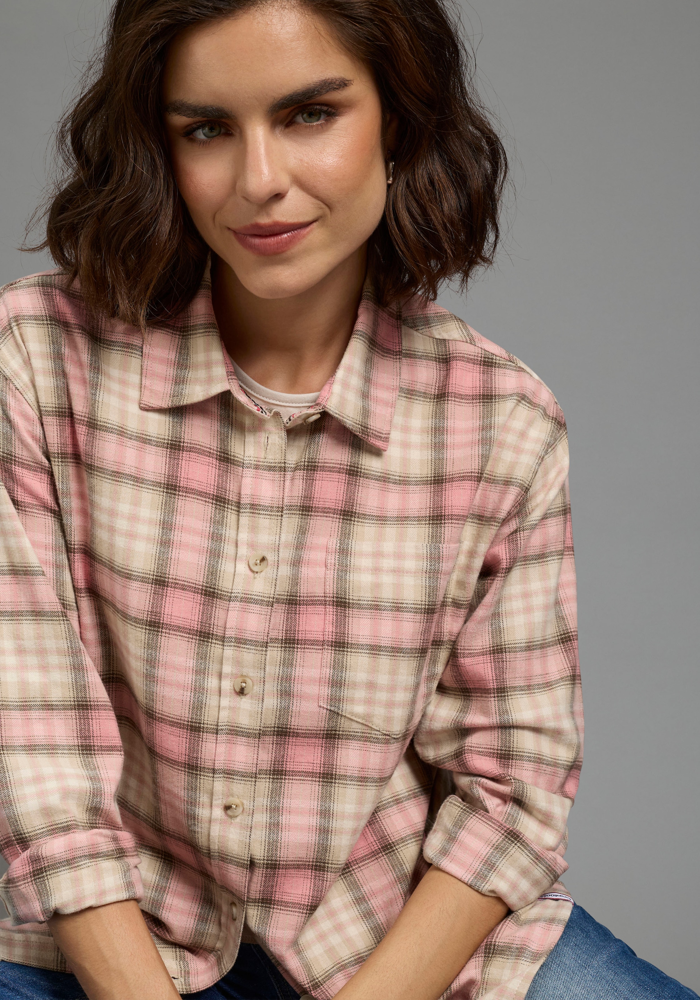 KangaROOS Blouse chemise coupe oversize, manches longues avec poignet à 1 bouton et fente de manche