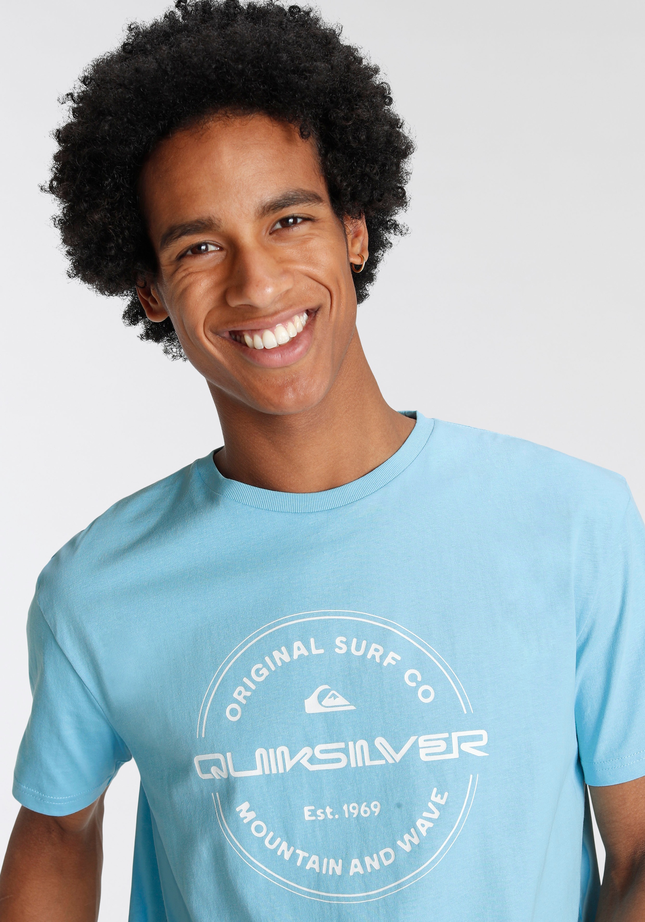 Entdecke Quiksilver T-Shirt »Herren (Packung, Logodruck«, auf mit Doppelpack 2 tlg.)