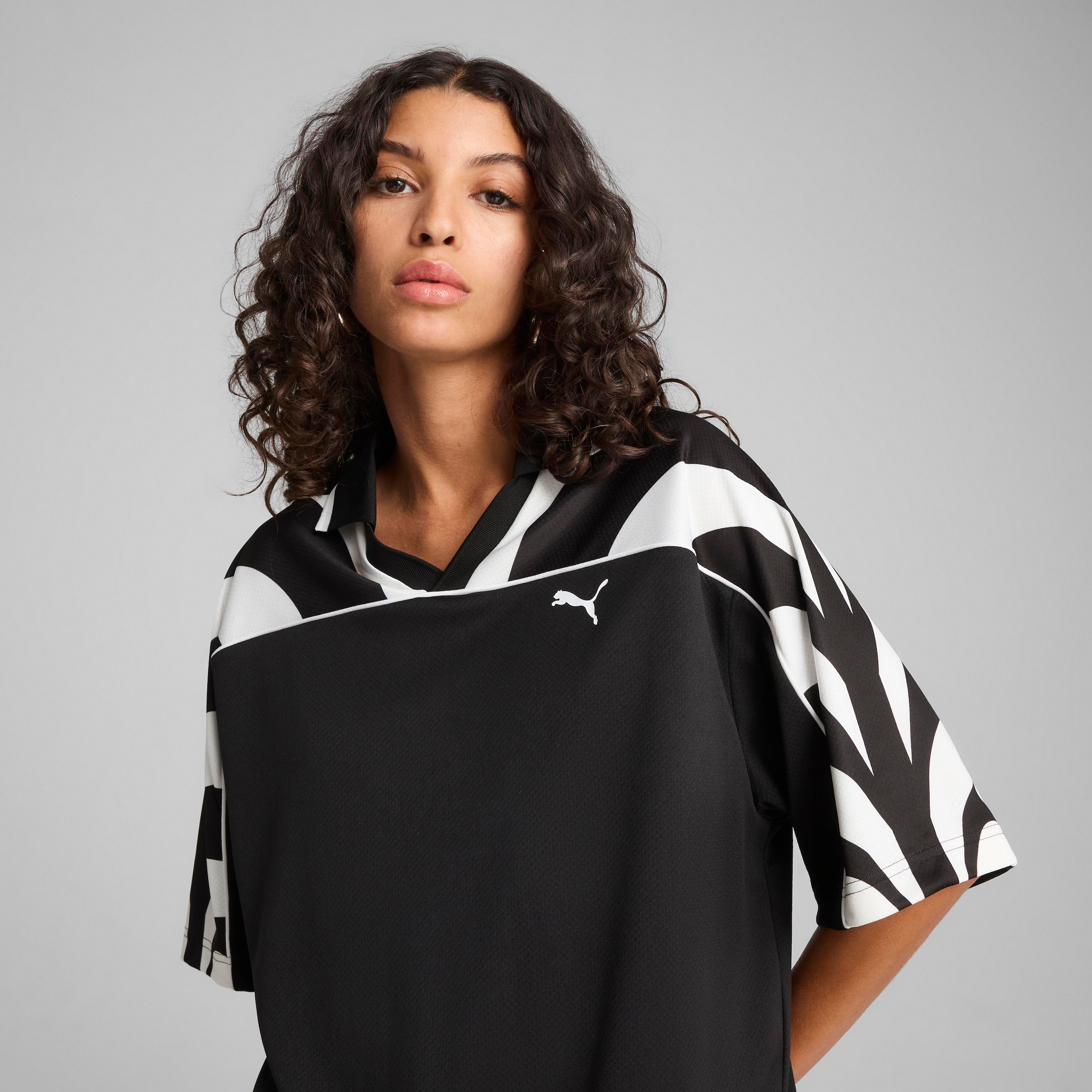 Image of PUMA T-Shirt "FUTURE..ARCHIVE RELAXED FOOTBALL JERSEY" sportlicher Stil, Polokragen mit geripptem Design, Kurzarm