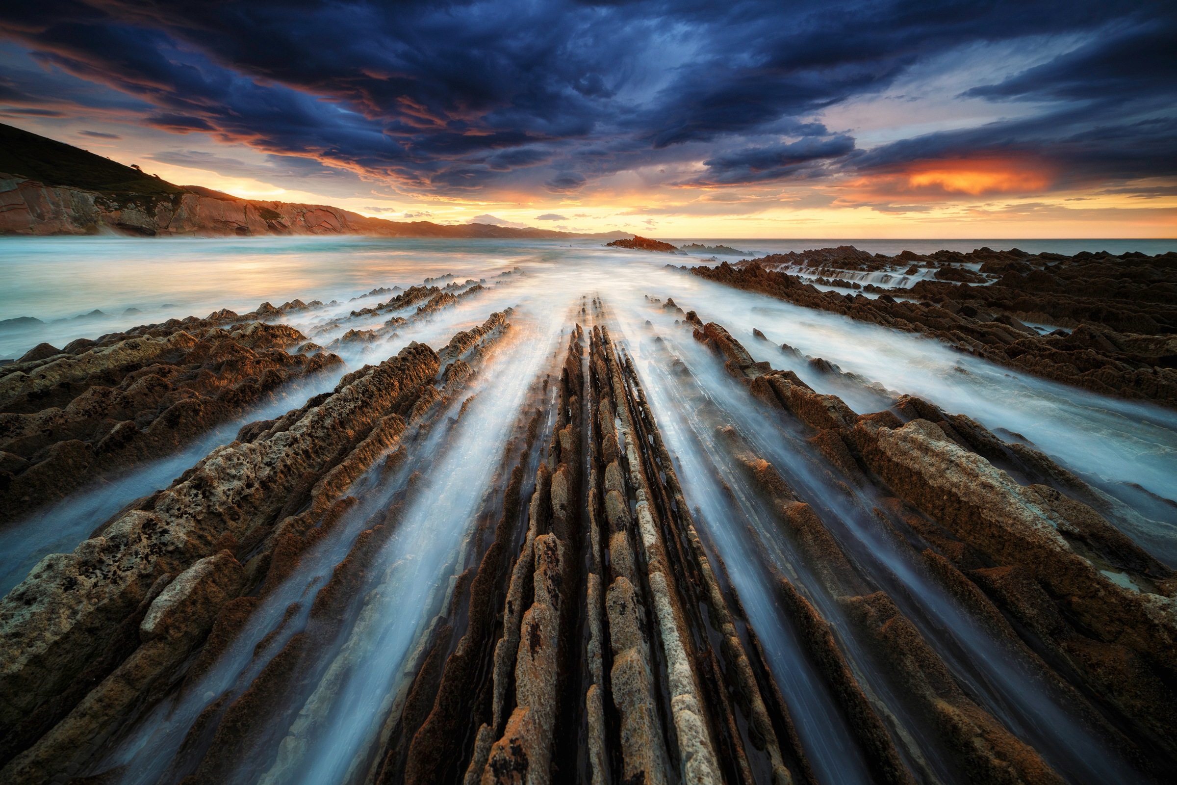 Image of Papermoon Fototapete »Photo-Art JUAN PABLO DE, ZUMAIA FLYSCH«, Vliestapete, hochwertiger Digitaldruck, inklusive Kleister bei Ackermann Versand Schweiz