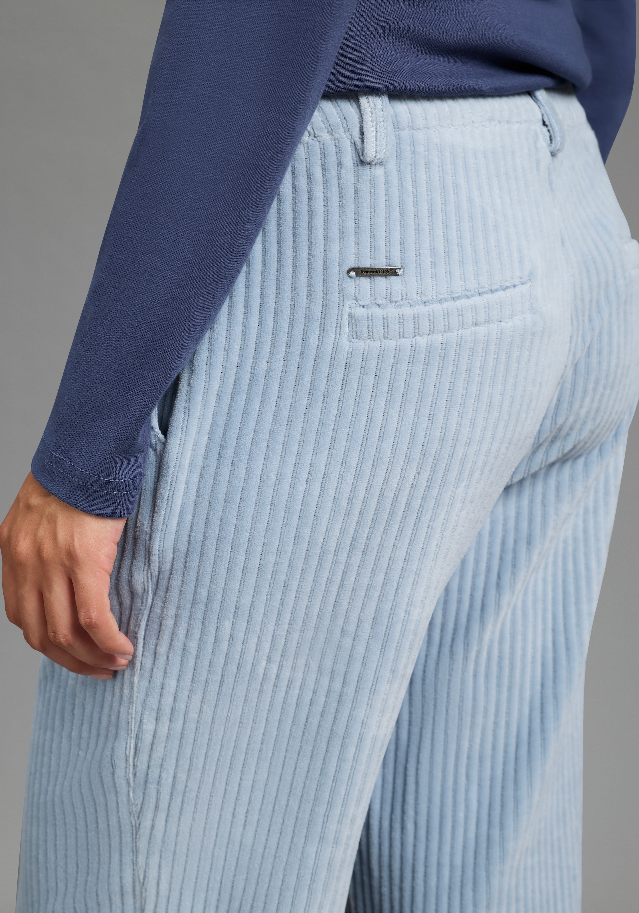 KangaROOS Cordhose  weite Basic-Passform, bodenlange Form, elastisches Material
