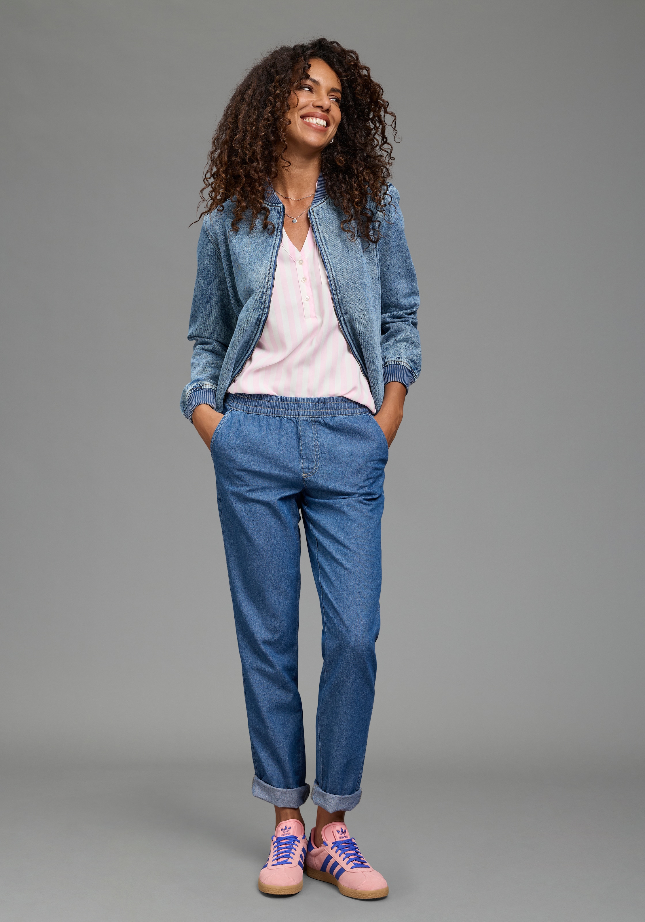 Arizona Jeans Relax-fit »mit Schlupfbund« avec coupe droite des jambes, hauteur normale de taille, en coton