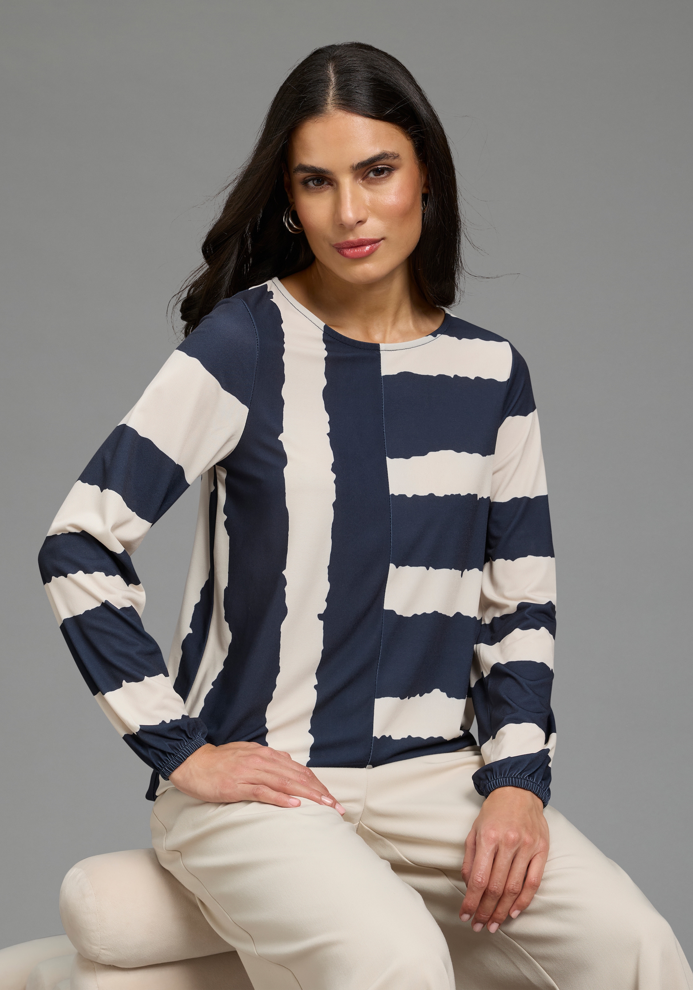 Image of Laura Scott Langarmshirt figurumschmeichelnde Passform, mit Rundhalsausschnitt