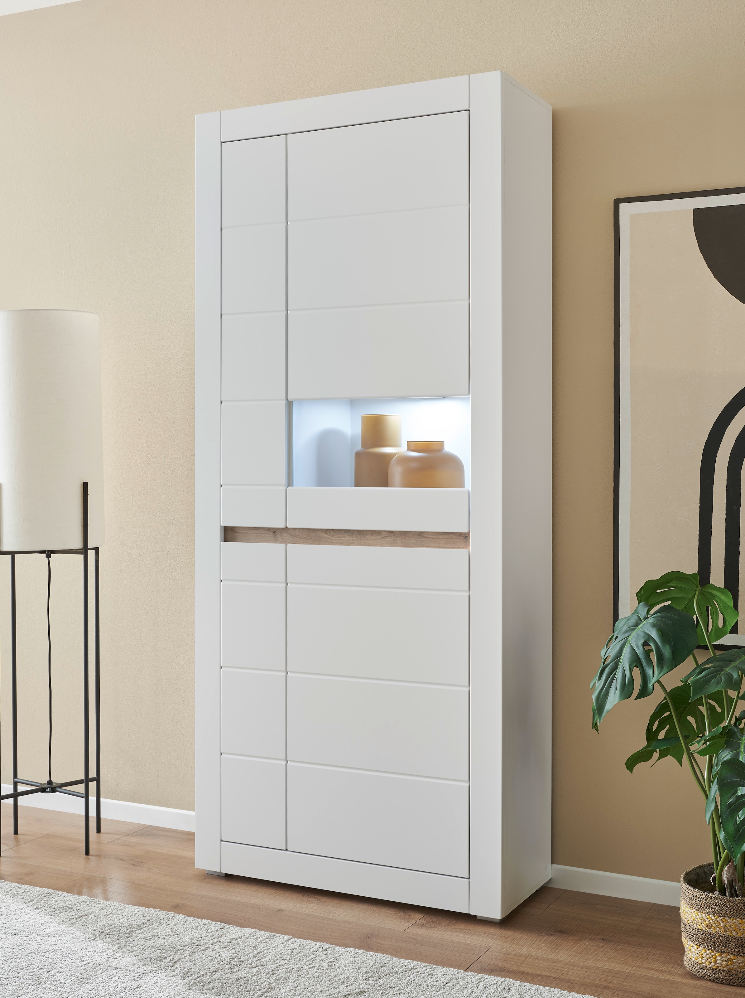 INOSIGN Vitrine »Chester, Hochschrank mit Stauraum, Glasvitrine, Anrichte, Weiss Matt«, (1 St.), austauschbare Blende in der Griffleiste, zeitloses Design, 85 cm breit