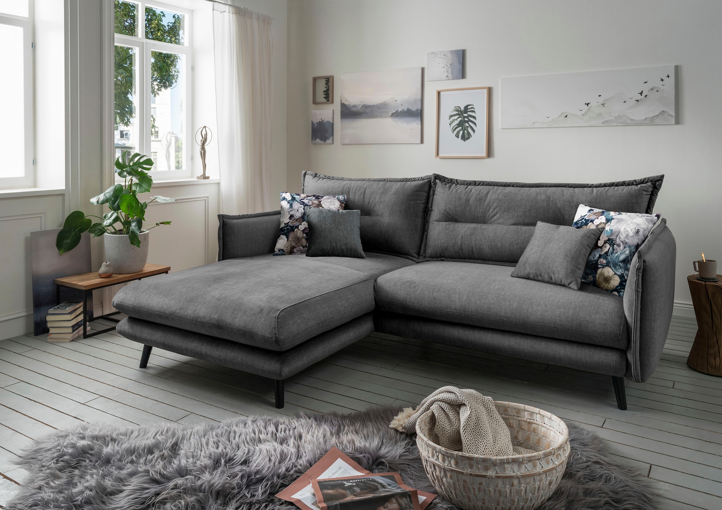 Image of Home affaire Ecksofa "Levke, aktuelles Design: Kissen Optik, Holzfuss anthrazit, bequem" Velours, L-Form, inkl. Rücken- und Zierkissen