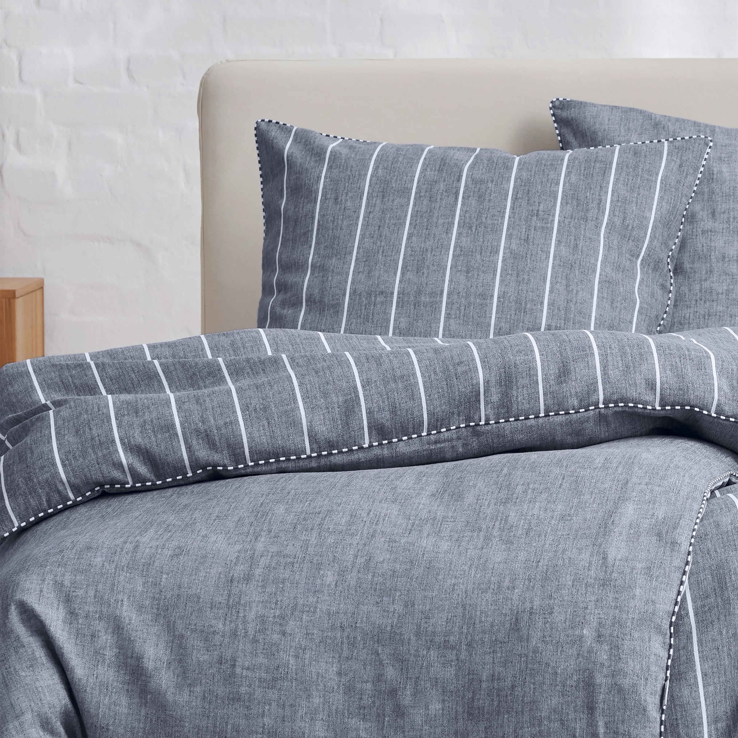 Esprit Bettwäsche »Harp Stripe in Gr. 135x200, 155x220 oder 200x200 cm«, Bettwäsche aus Baumwolle, gestreifte Bettwäsche mit Wendeoptik