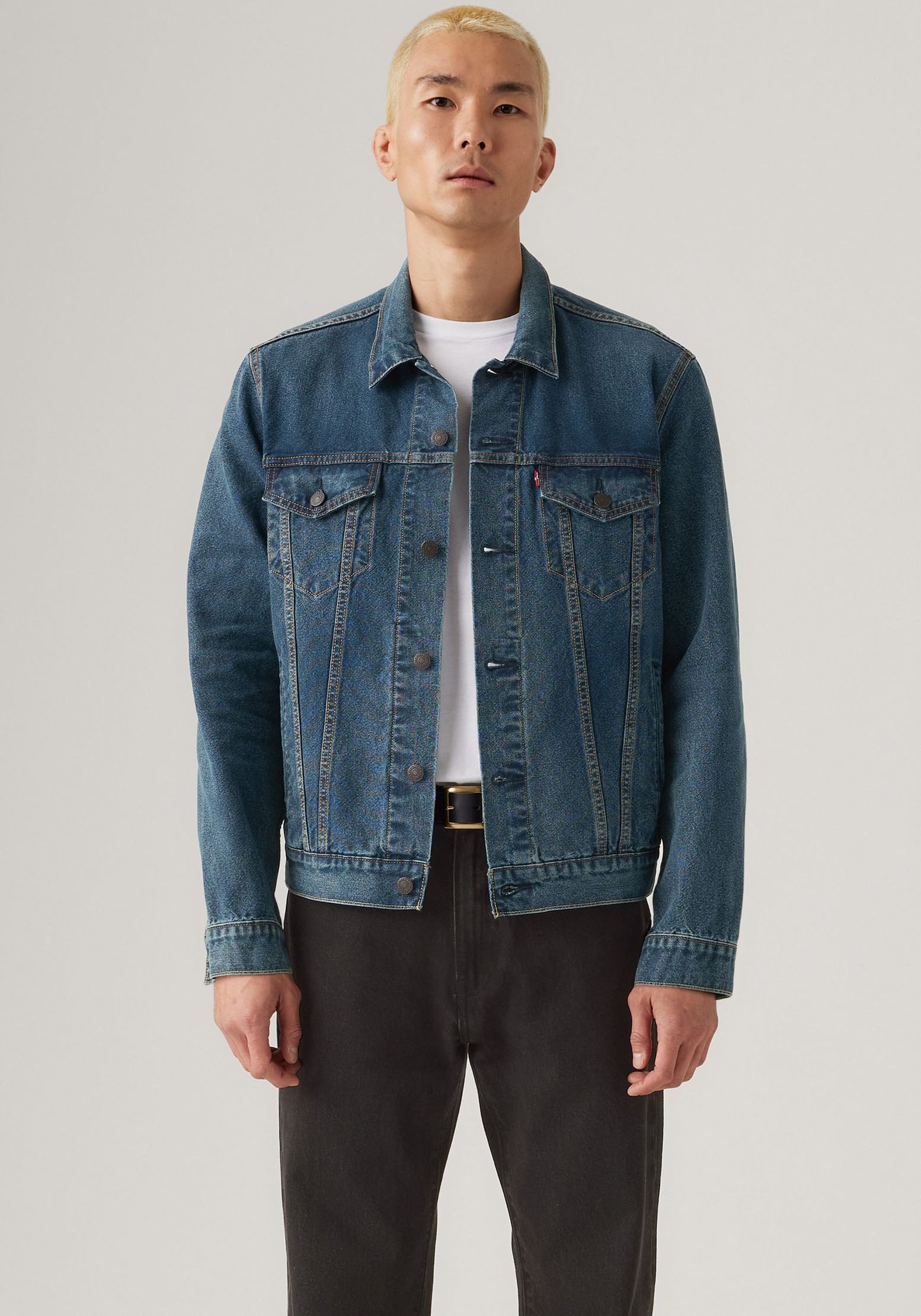 Image of Levis Jeansjacke "VINTAGE FIT TRUCKER JKT" ohne Kapuze mit Knopfleiste
