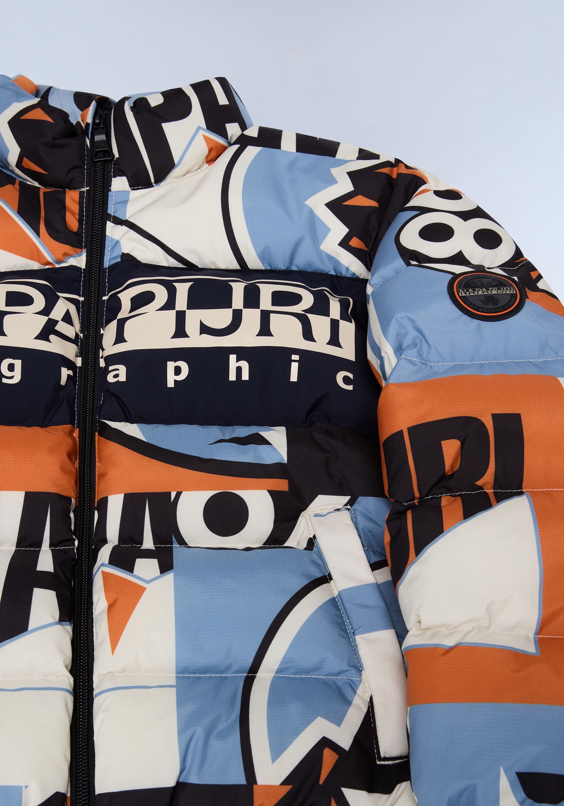 Napapijri Winterjacke, ohne Kapuze, Stehkragen, Alloverprint, elastische Bündchen