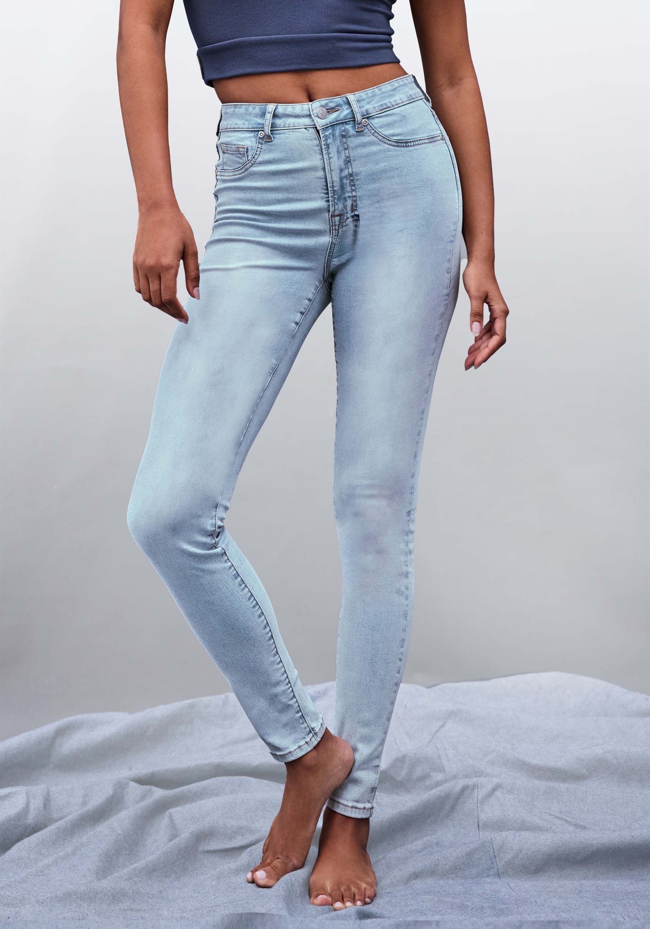 LASCANA Jeggings en jeans mit Stretch-Anteil in Röhrenform