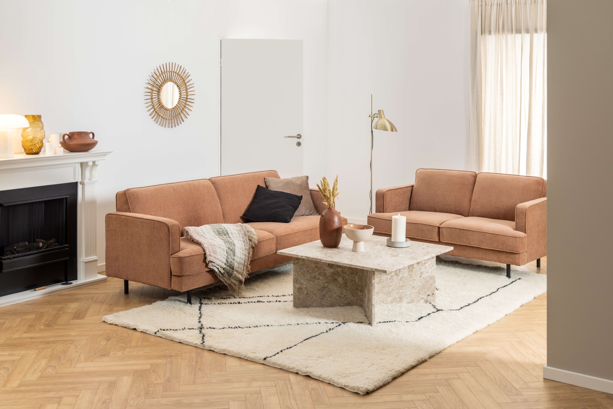 ACTONA GROUP Couchtisch »Vega« Couchtisch,  V-förmig Gestell ,matt Latte lackiert Marmor, 90x90x42 cm