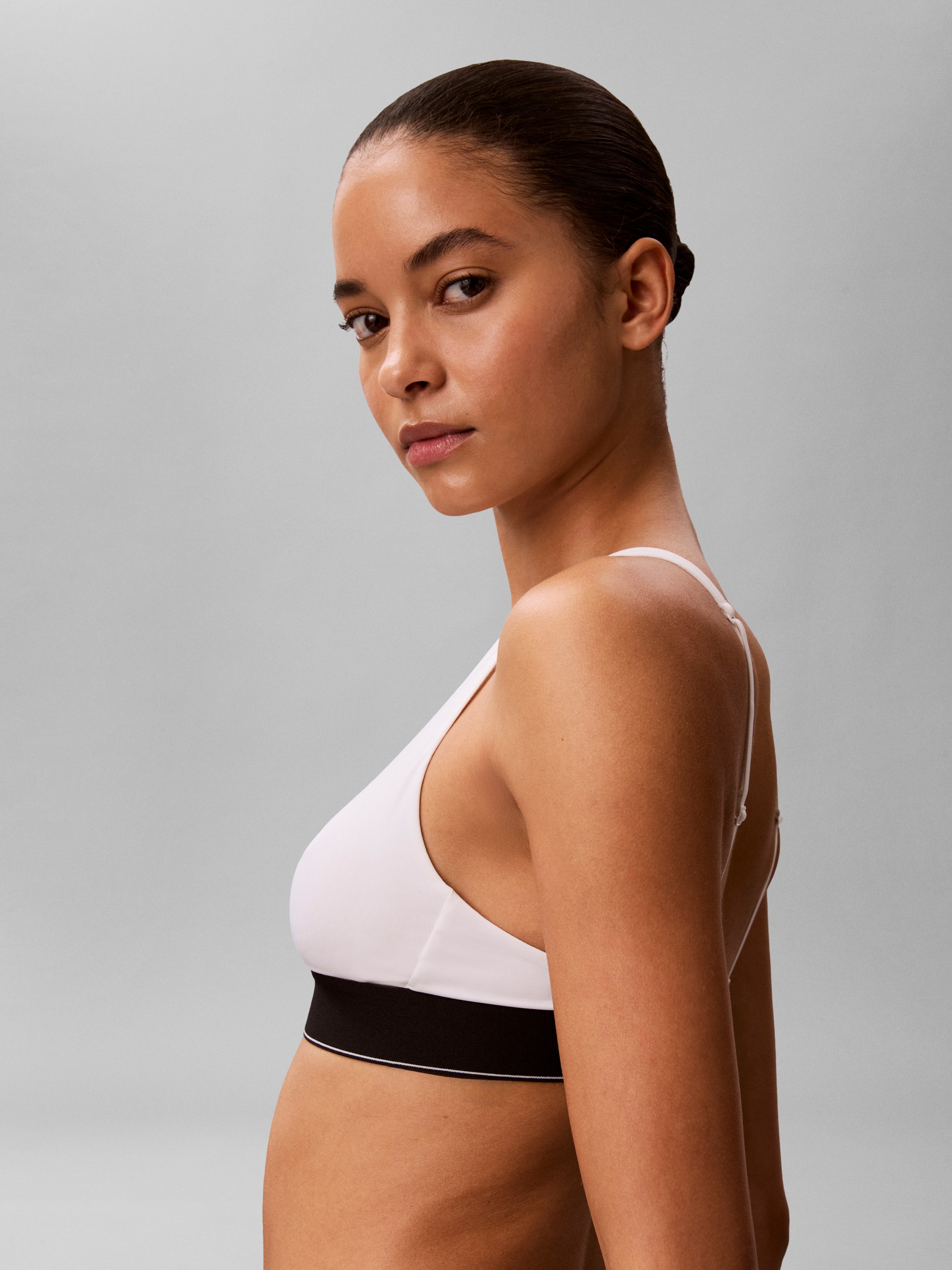 Calvin Klein Underwear Soutien-gorge triangle »LIGHTLY LINED TRIANGLE« Körpernahe Passform mit verstellbaren Trägern