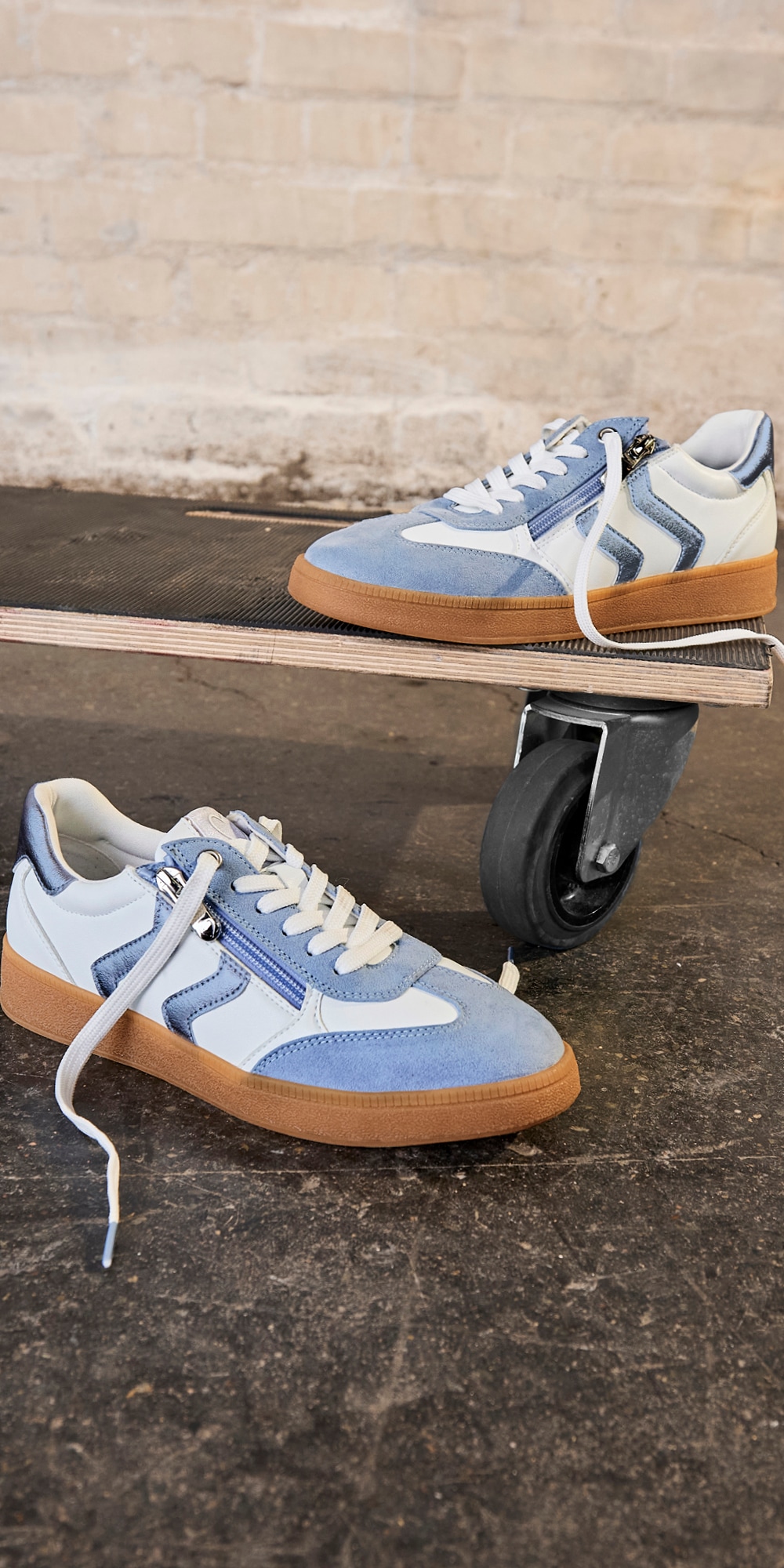 MARCO TOZZI Plateausneaker  , Freizeitschuh, Halbschuh, Schnürschuh mit Kontrastbesatz