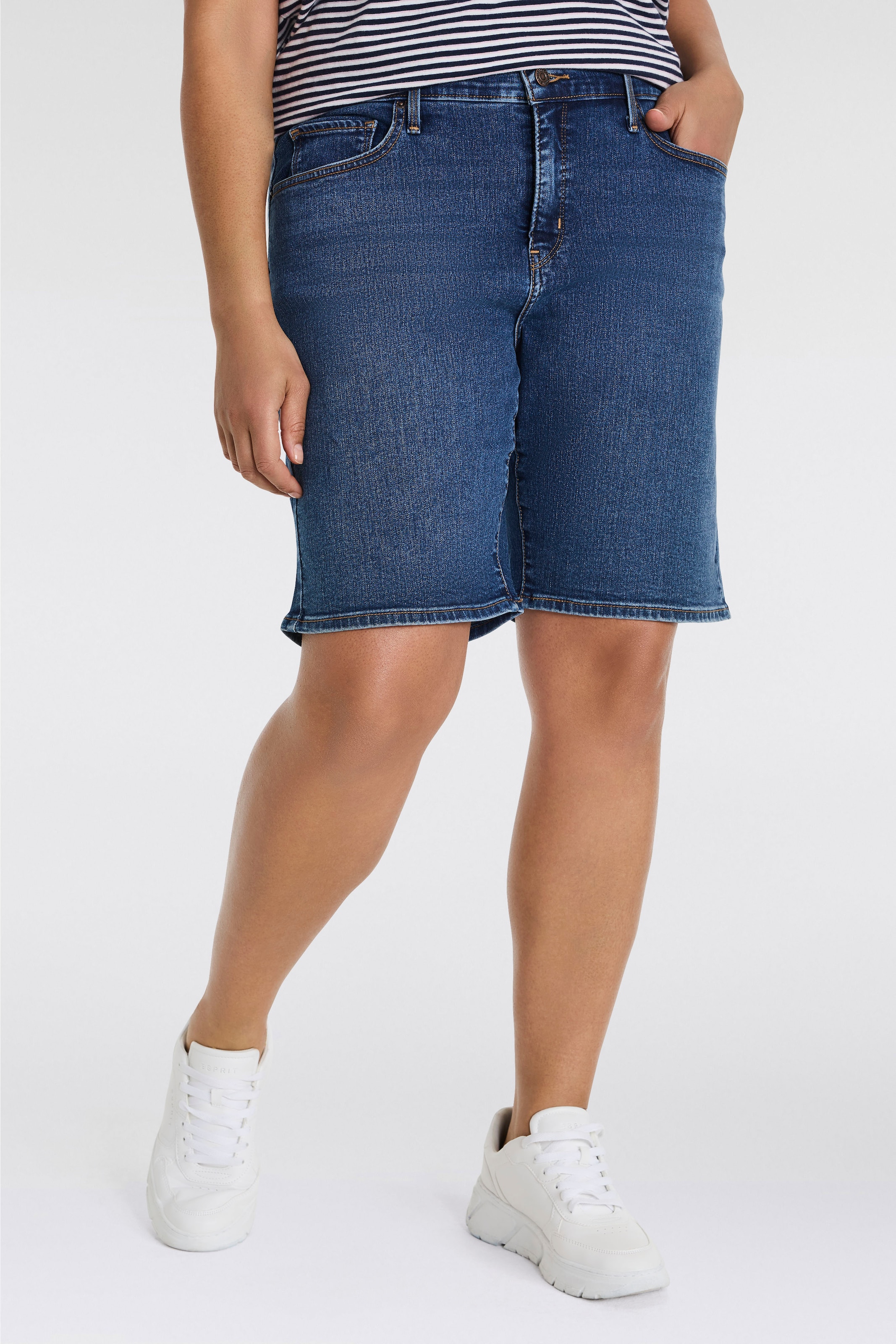 Levi's® Plus Shorts »PL SHAPING BERMUDA DA«, im Five-Pocket Style