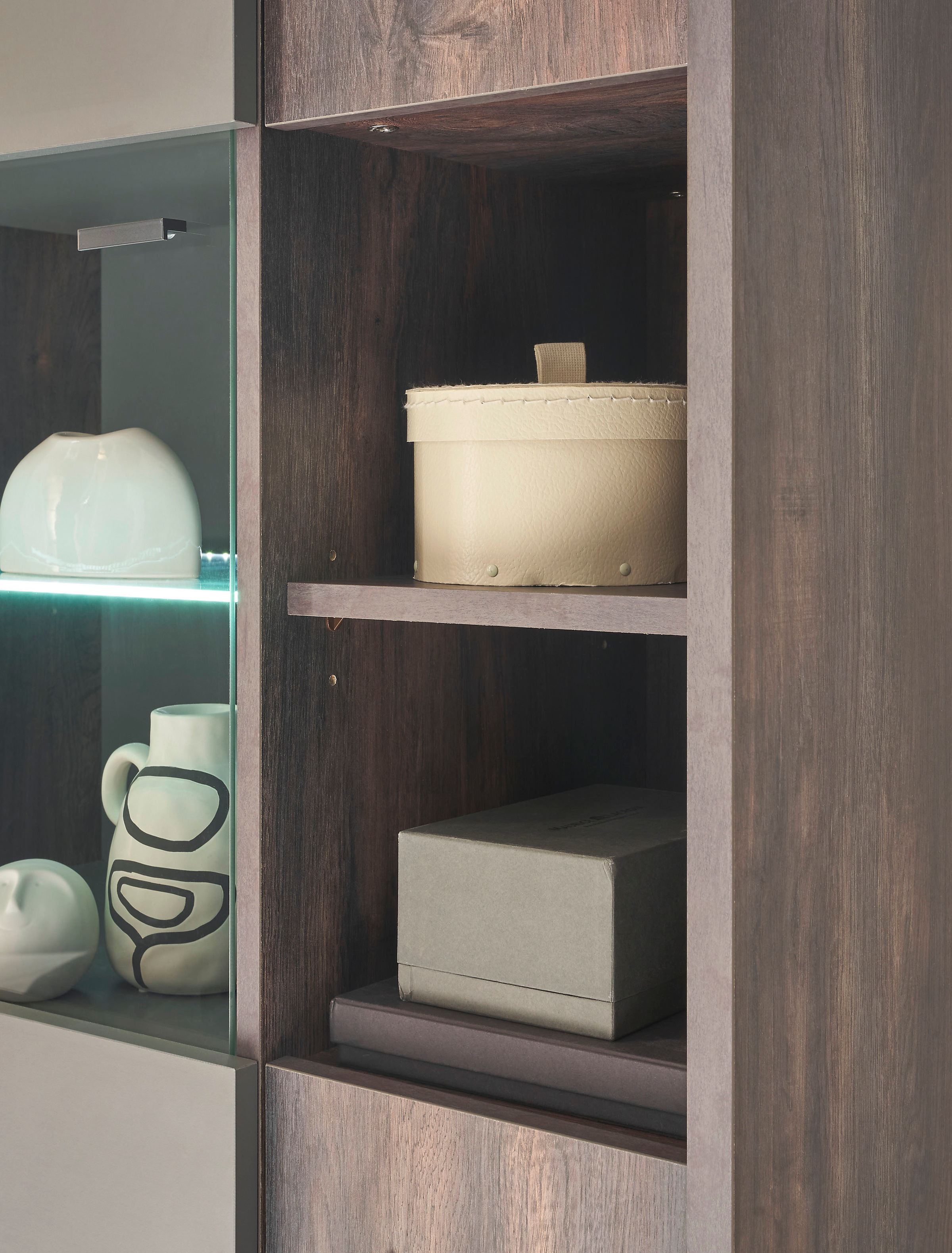 INOSIGN Vitrine »LARGO«, Soft-Close-Funktion, Höhe ca. 200 cm