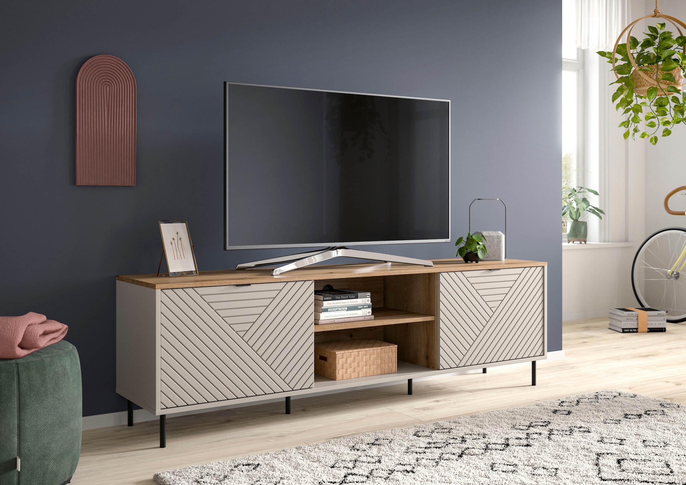 Home affaire Lowboard »RAITA, Breite 184 cm, Front mit Desgin-Fräsung, 2 Türen, viel Stauraum« moderne Farbkombi, individuell einsetzbar, Griffe & Füsse aus Metall,  Kommode, Anrichte, Schrank, Sideboard, TV-Schrank, TV-Lowboard