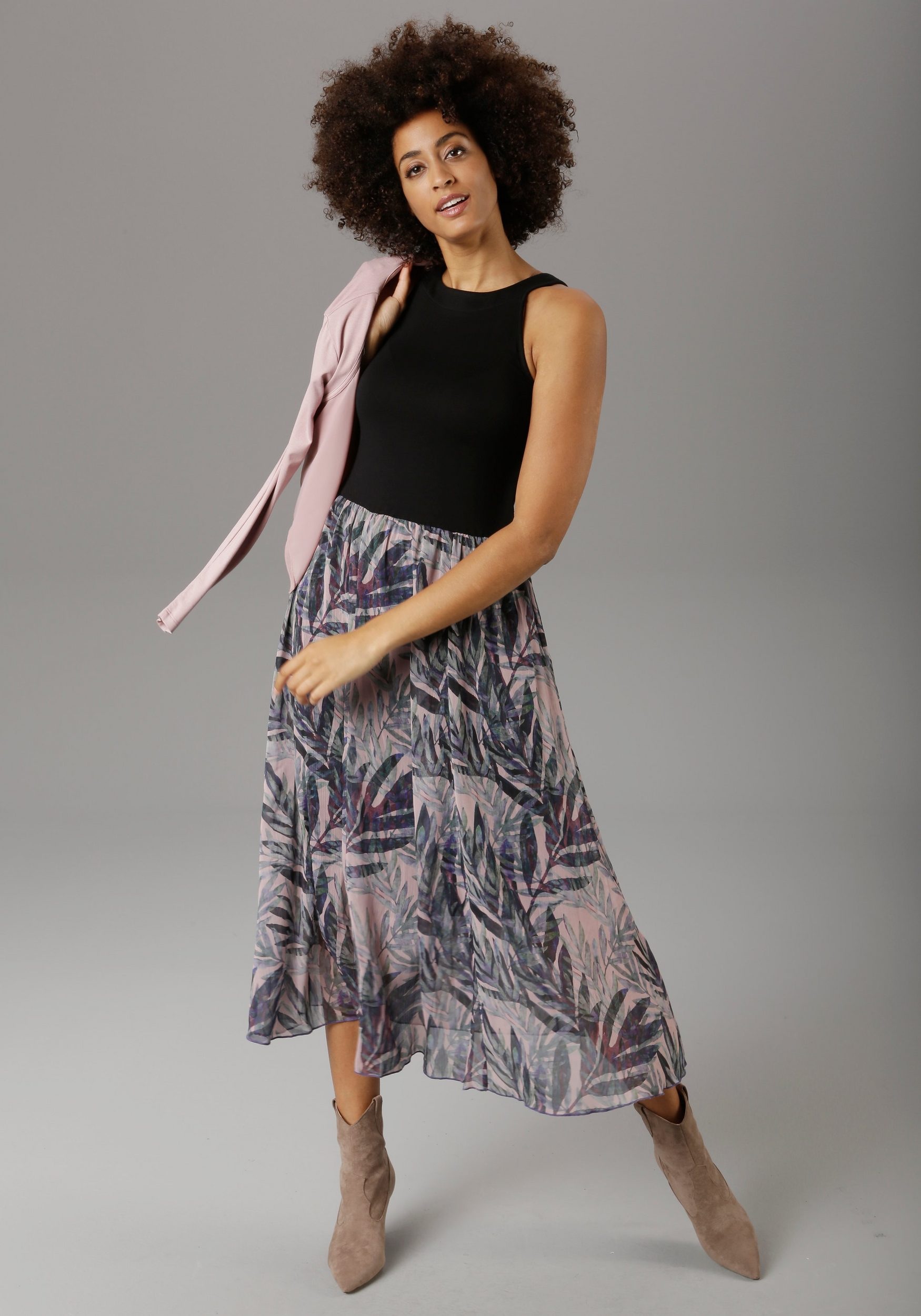 Image of Aniston SELECTED Sommerkleid, im Jungle-Print bei Ackermann Versand Schweiz