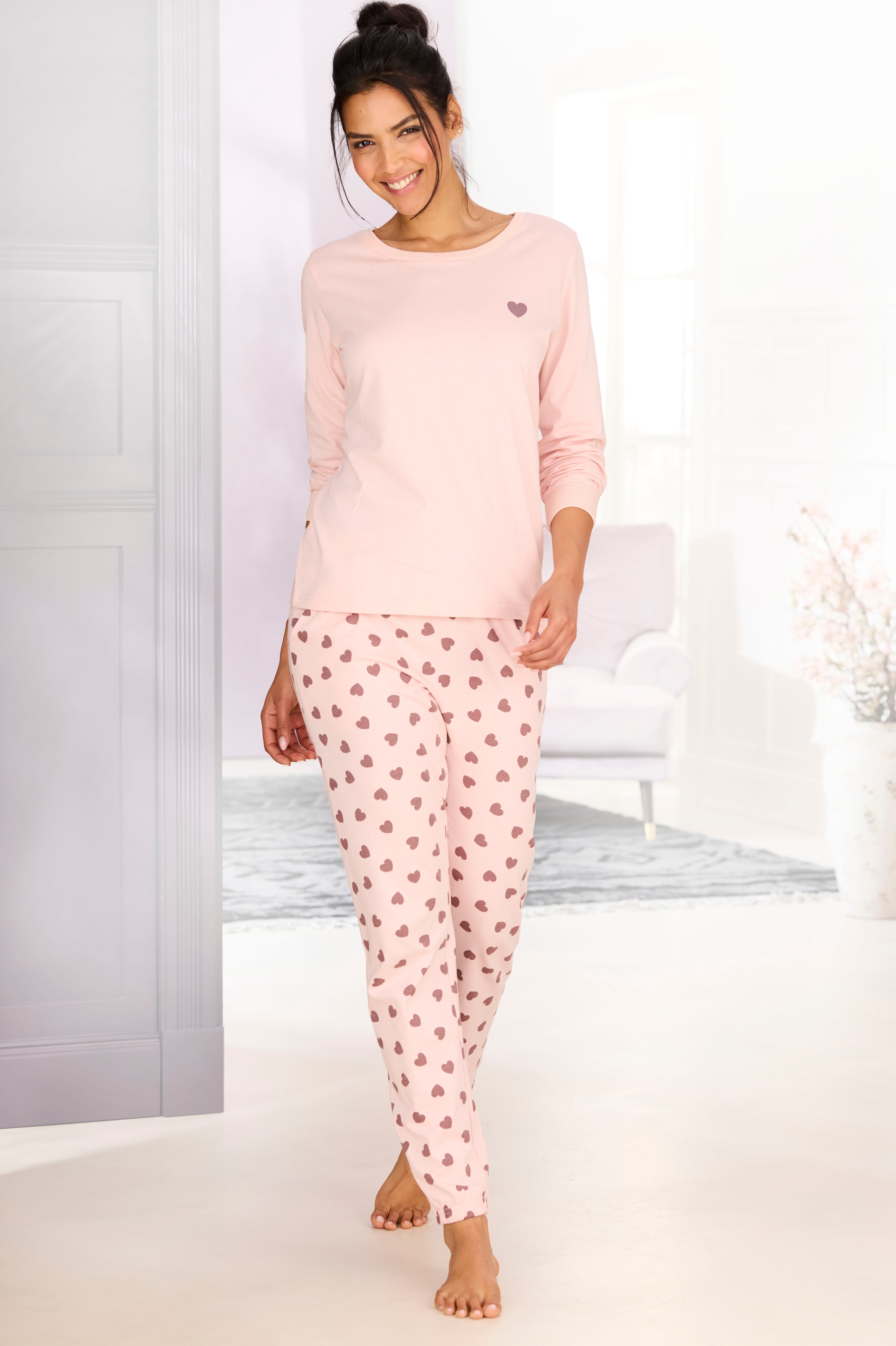 Image of Vivance Dreams by Lascana Pyjama Set, 2 tlg. mit süssem Herzmuster